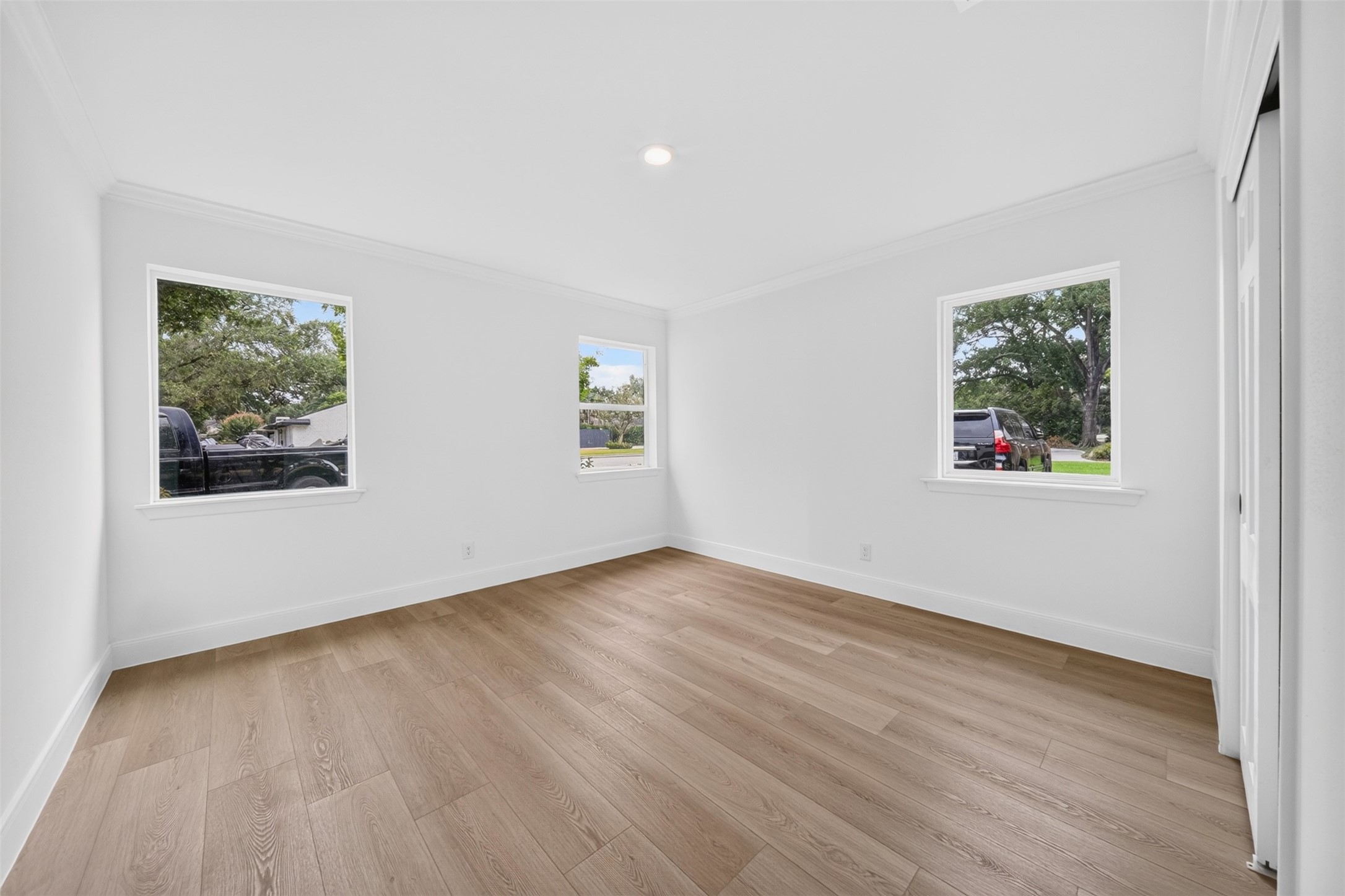 2126 Chimney Rock Road Property Photo 29