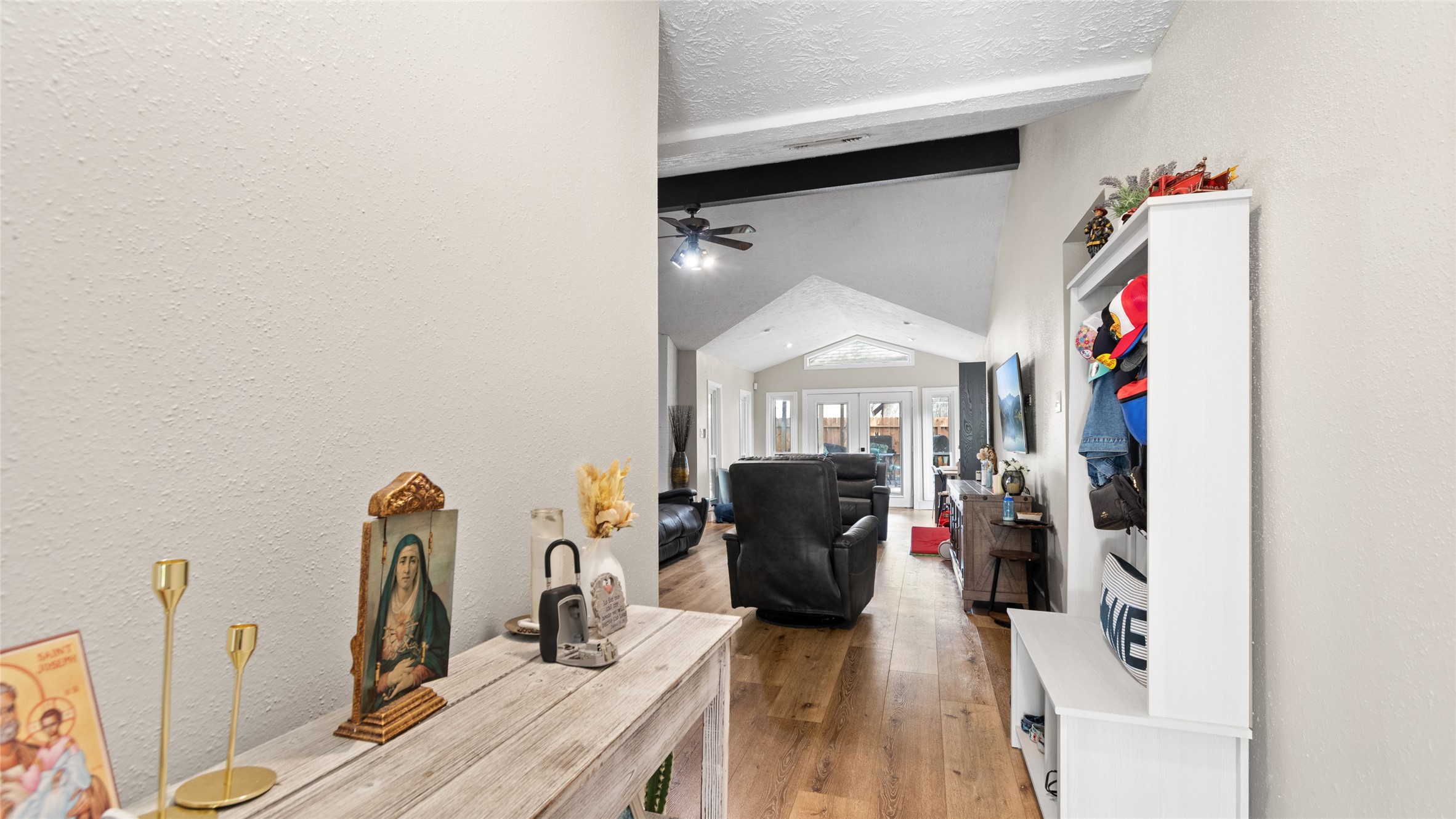 2618 Knoxville Drive Property Photo 3