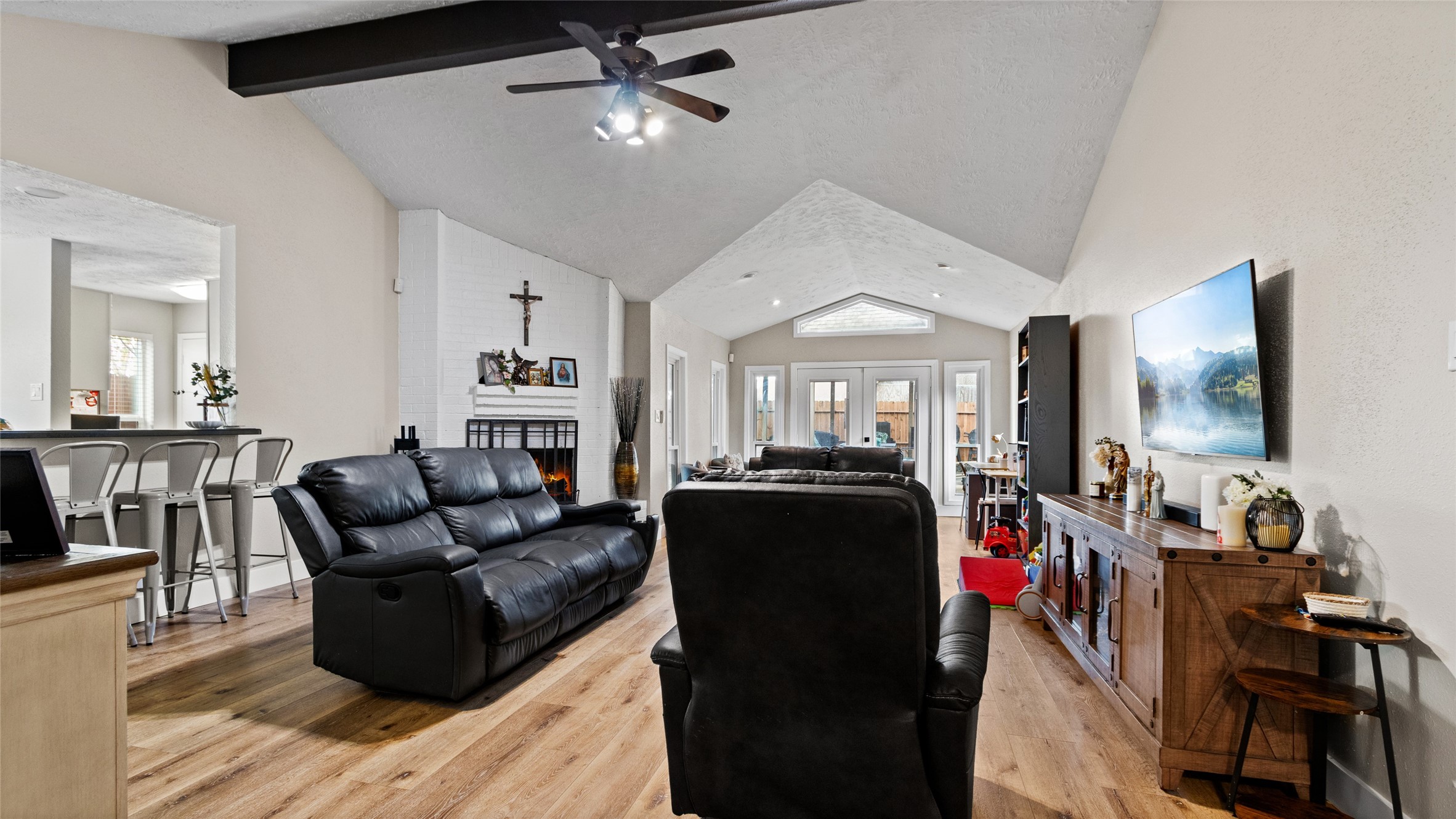 2618 Knoxville Drive Property Photo 4