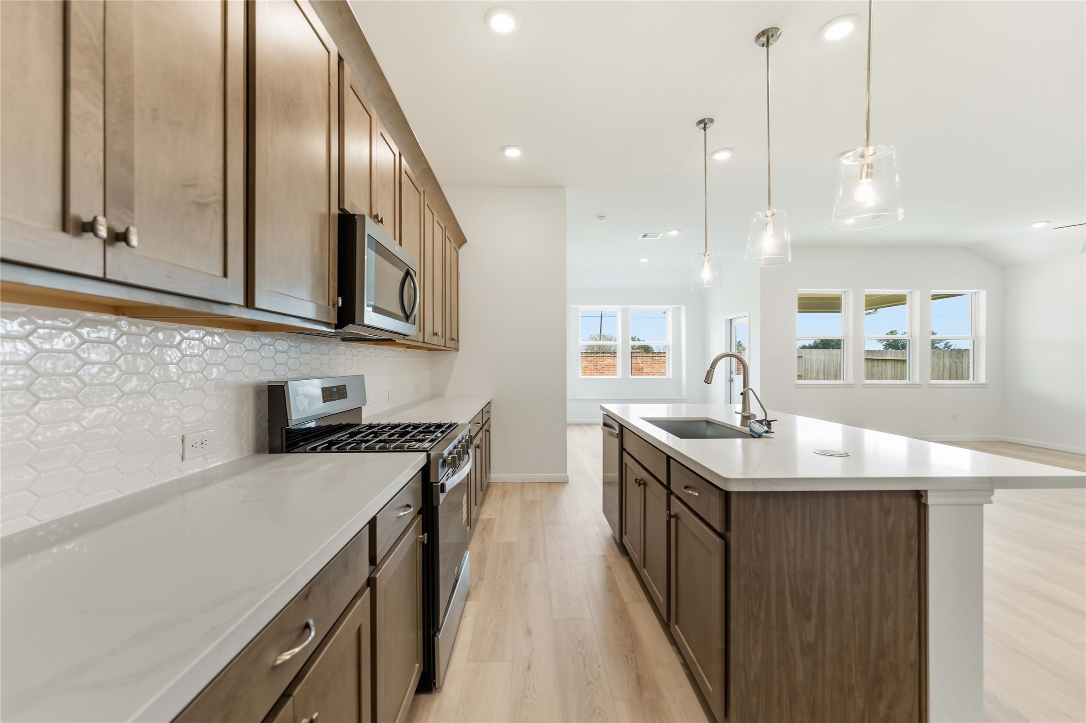 5622 Bermuda Sands Drive Property Photo 1