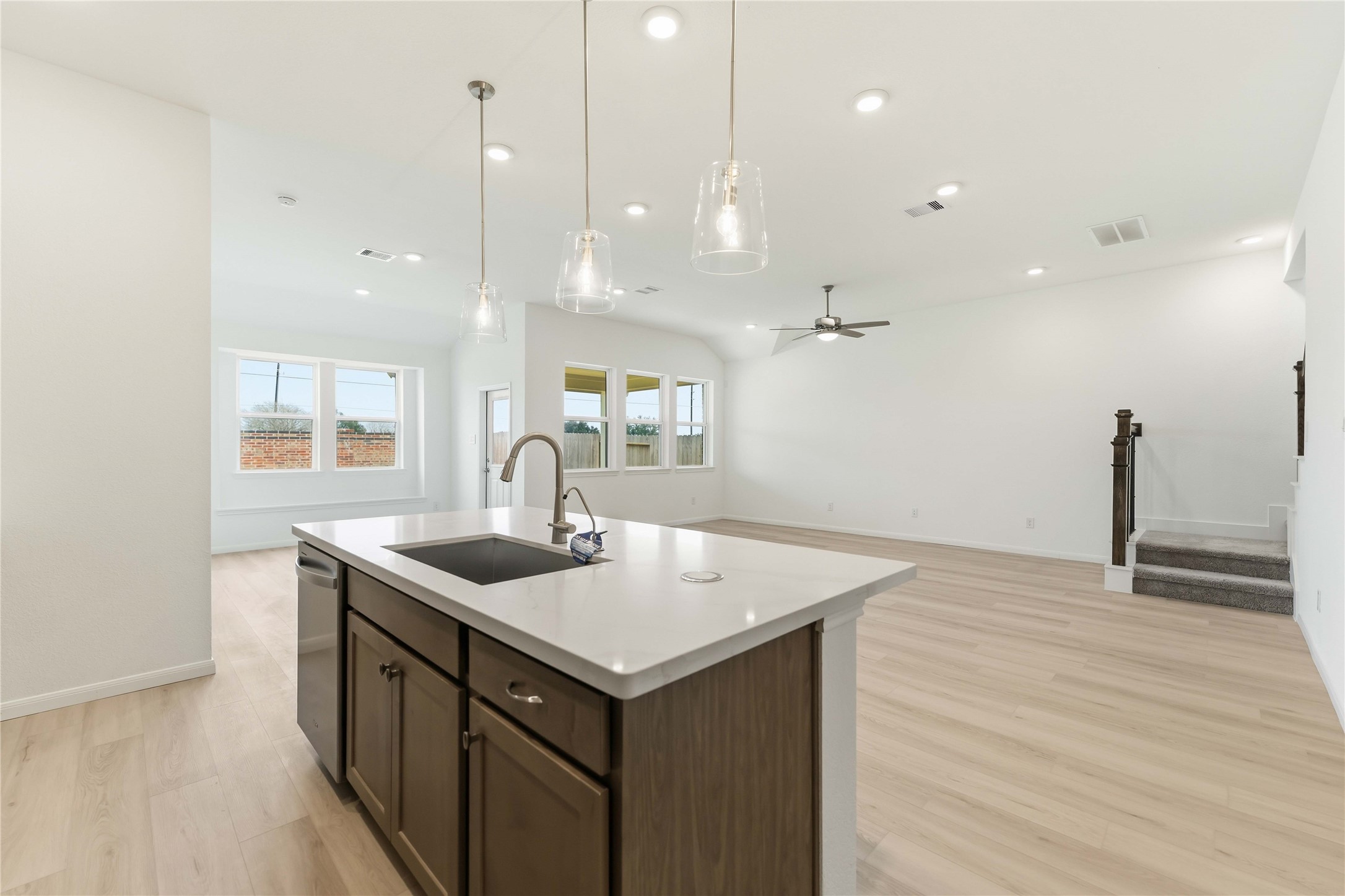 5622 Bermuda Sands Drive Property Photo 2