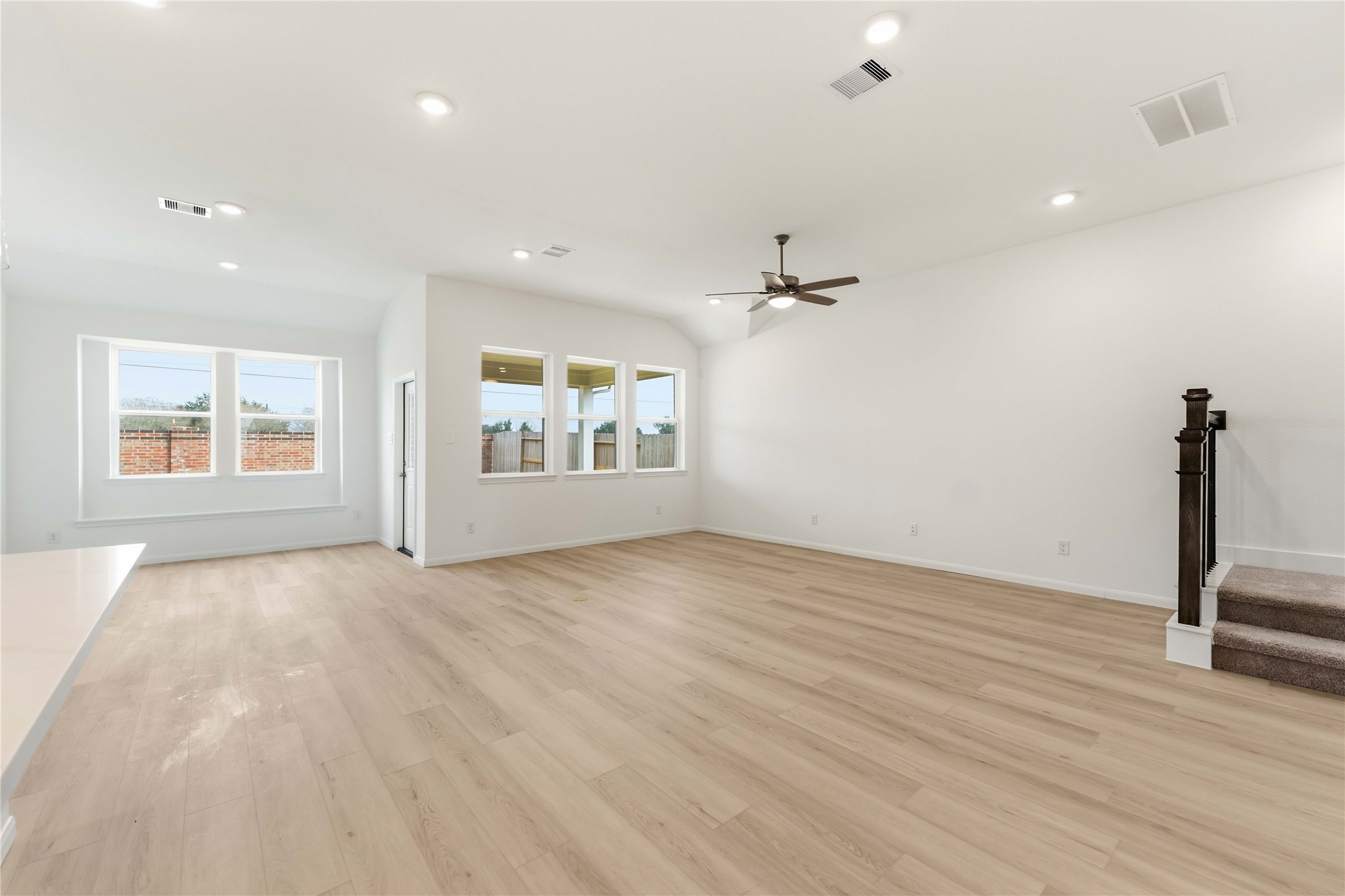 5622 Bermuda Sands Drive Property Photo 8