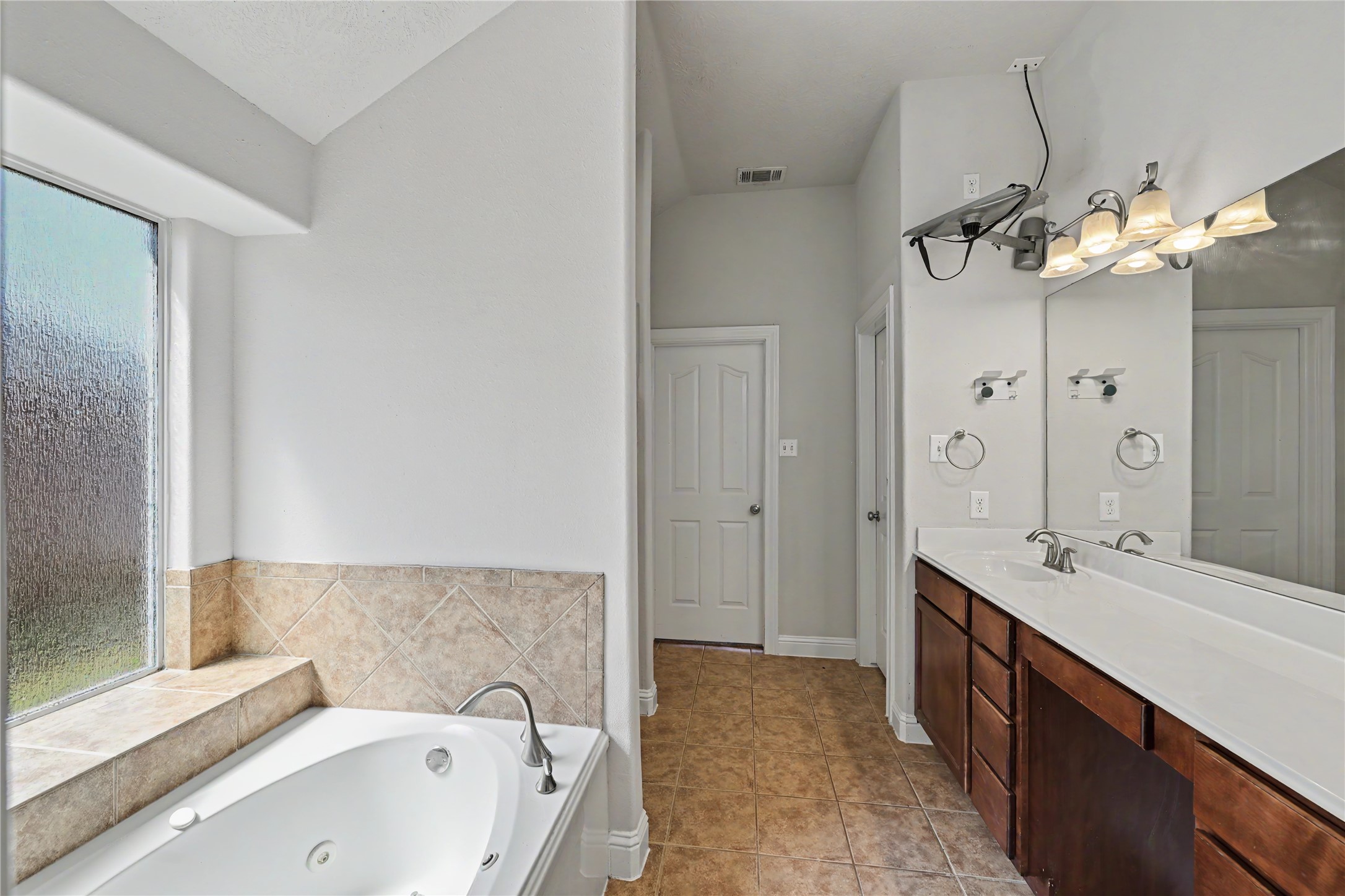 24703 Sandusky Drive Property Photo 17