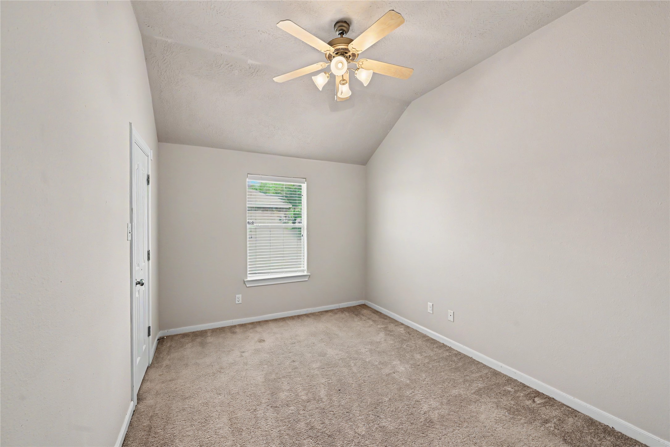 24703 Sandusky Drive Property Photo 20
