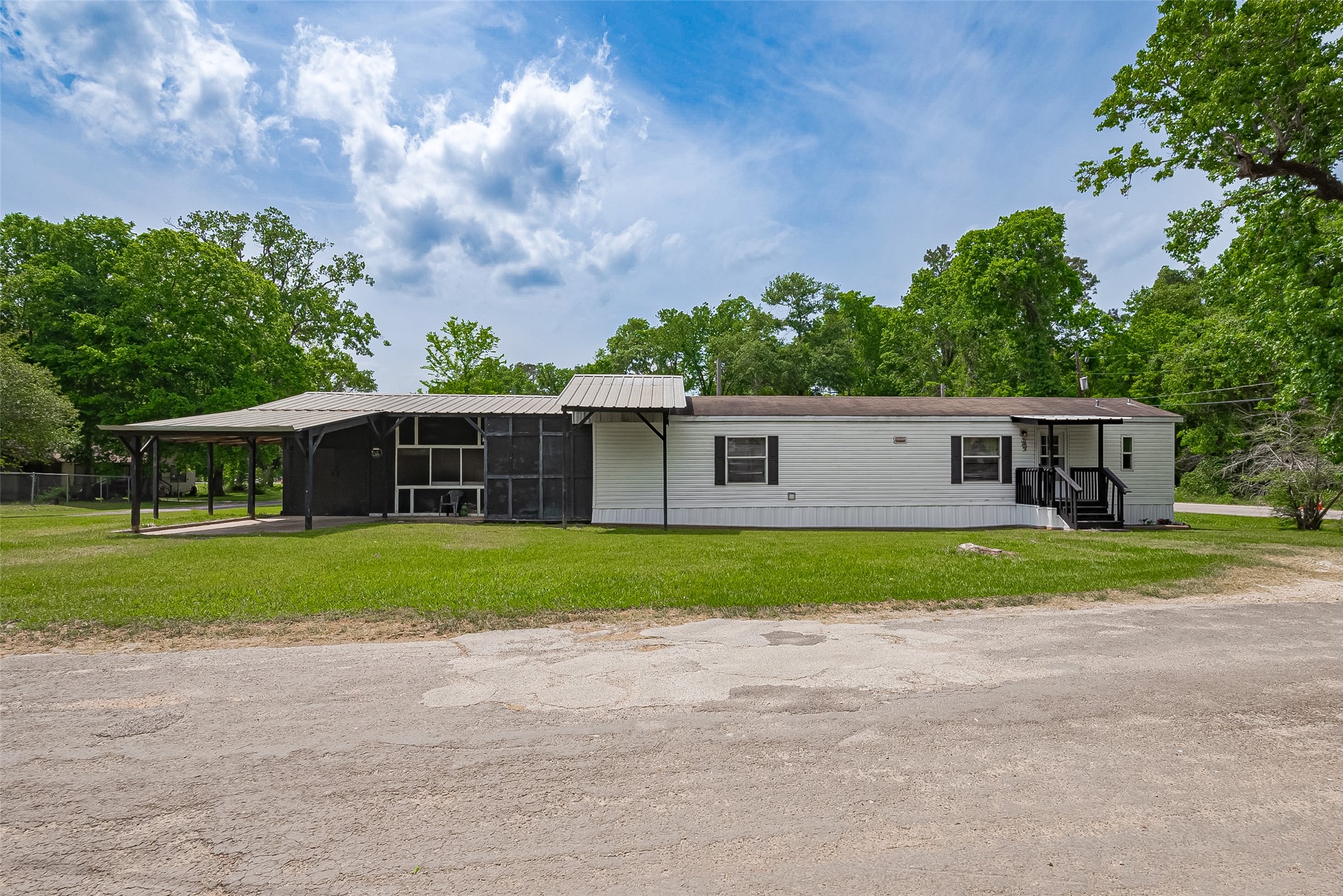 506 South Oakhurst Drive Property Photo 1