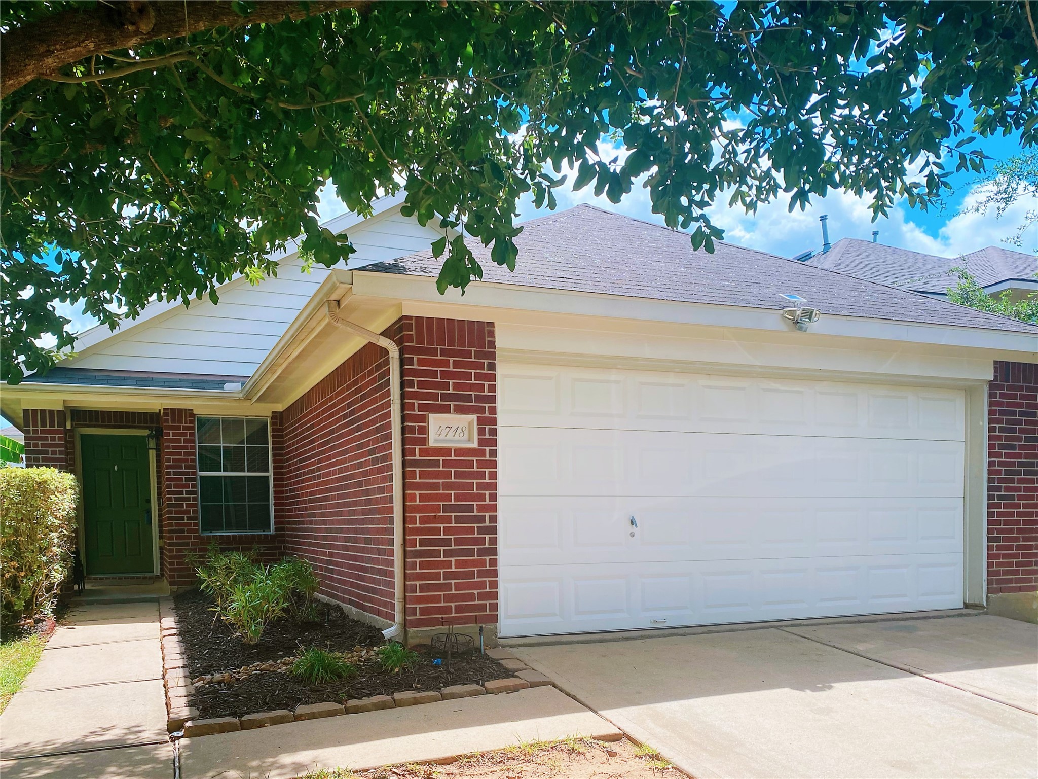 4718 Live Meadow Lane Property Photo 1