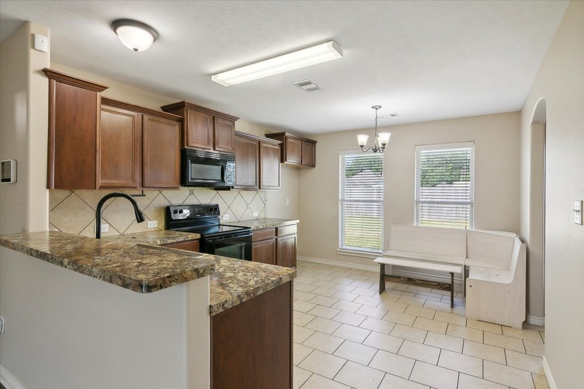 5165 Springwood Loop Property Photo 6
