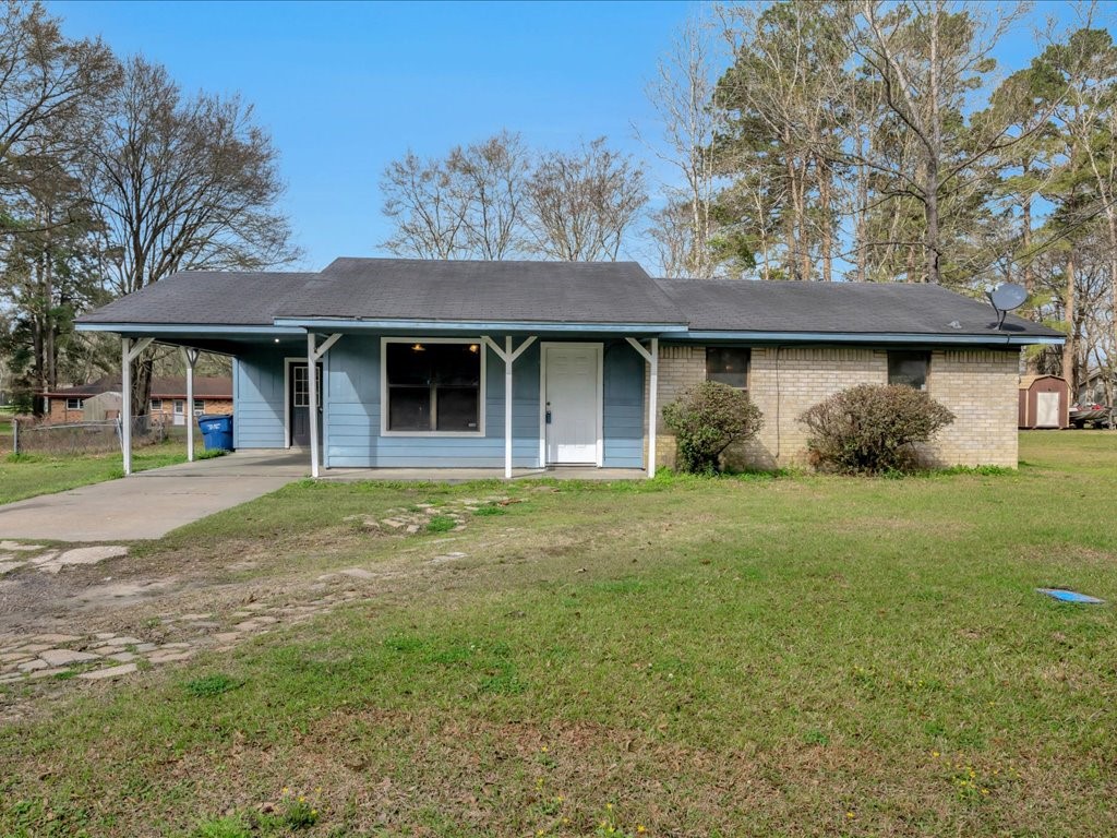 240- Huntington Real Estate Listings Main Image