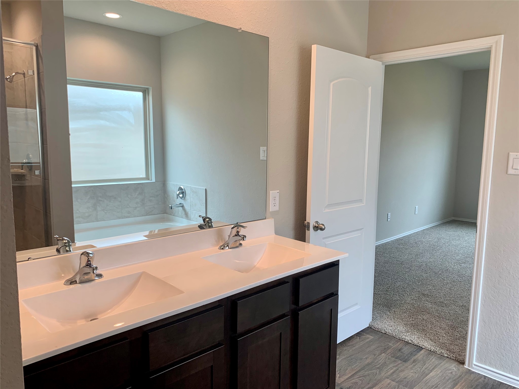 4227 Isoletta Court Property Photo 6