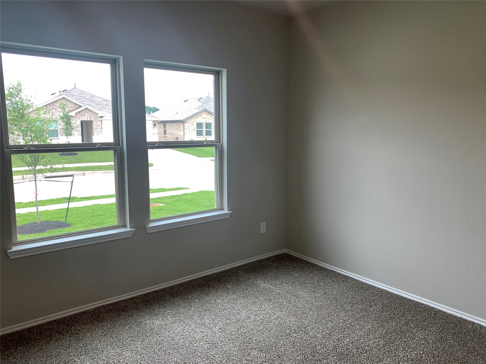 4227 Isoletta Court Property Photo 11
