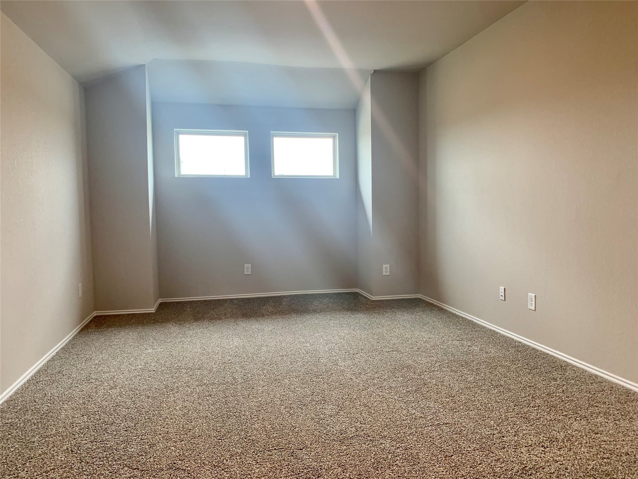 4227 Isoletta Court Property Photo 14