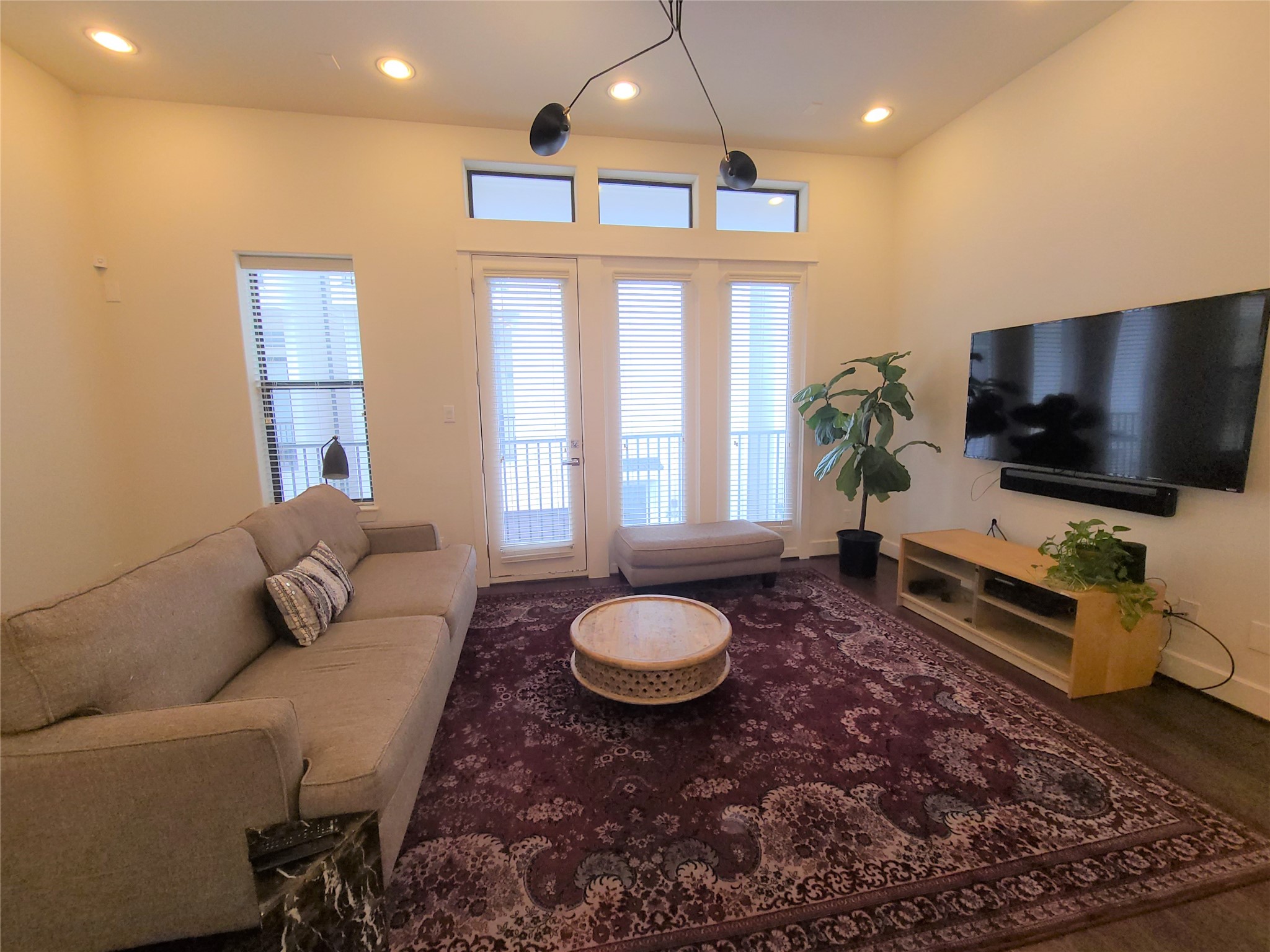 2610 Polk Street Property Photo 6