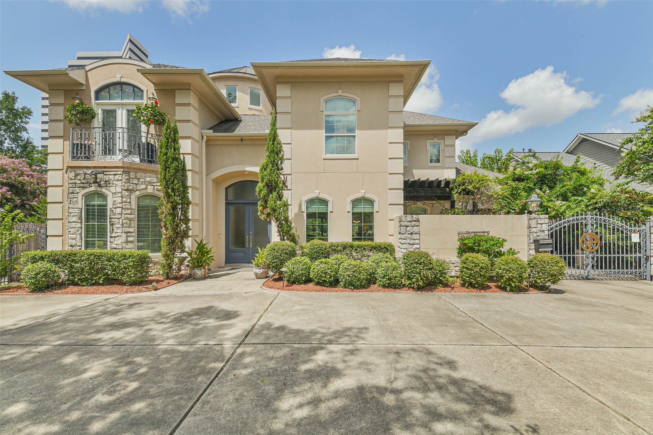 2502 Chimney Rock Road Property Photo 1