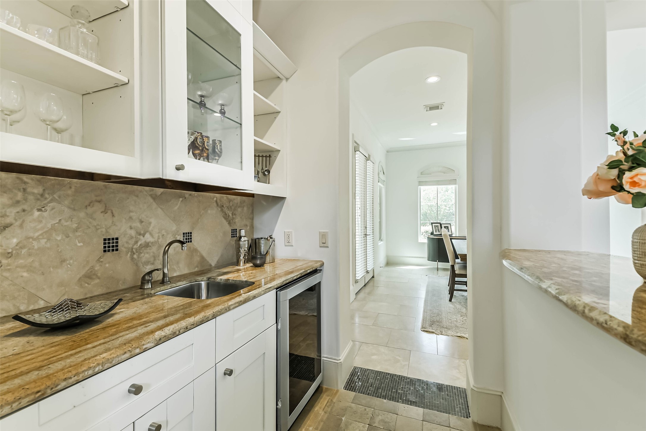 2502 Chimney Rock Road Property Photo 11