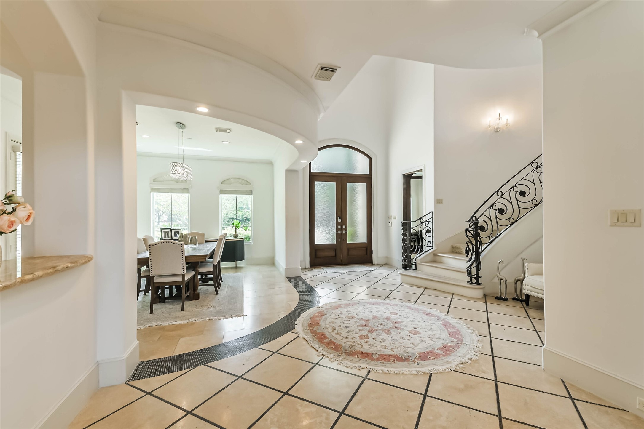 2502 Chimney Rock Road Property Photo 14