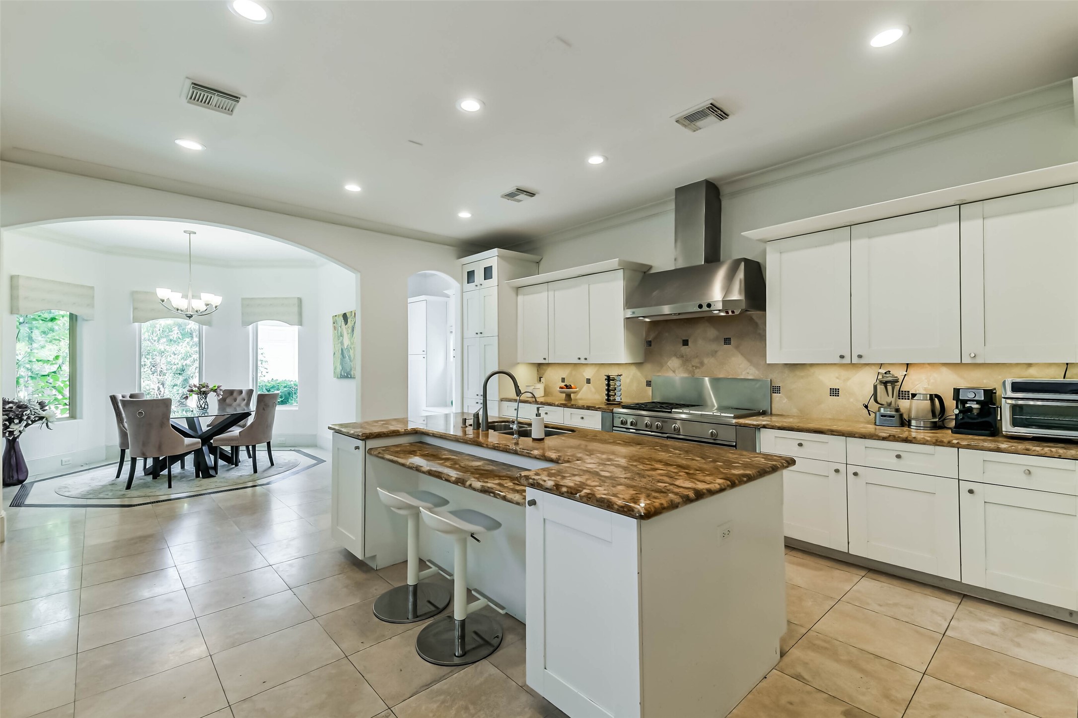 2502 Chimney Rock Road Property Photo 26