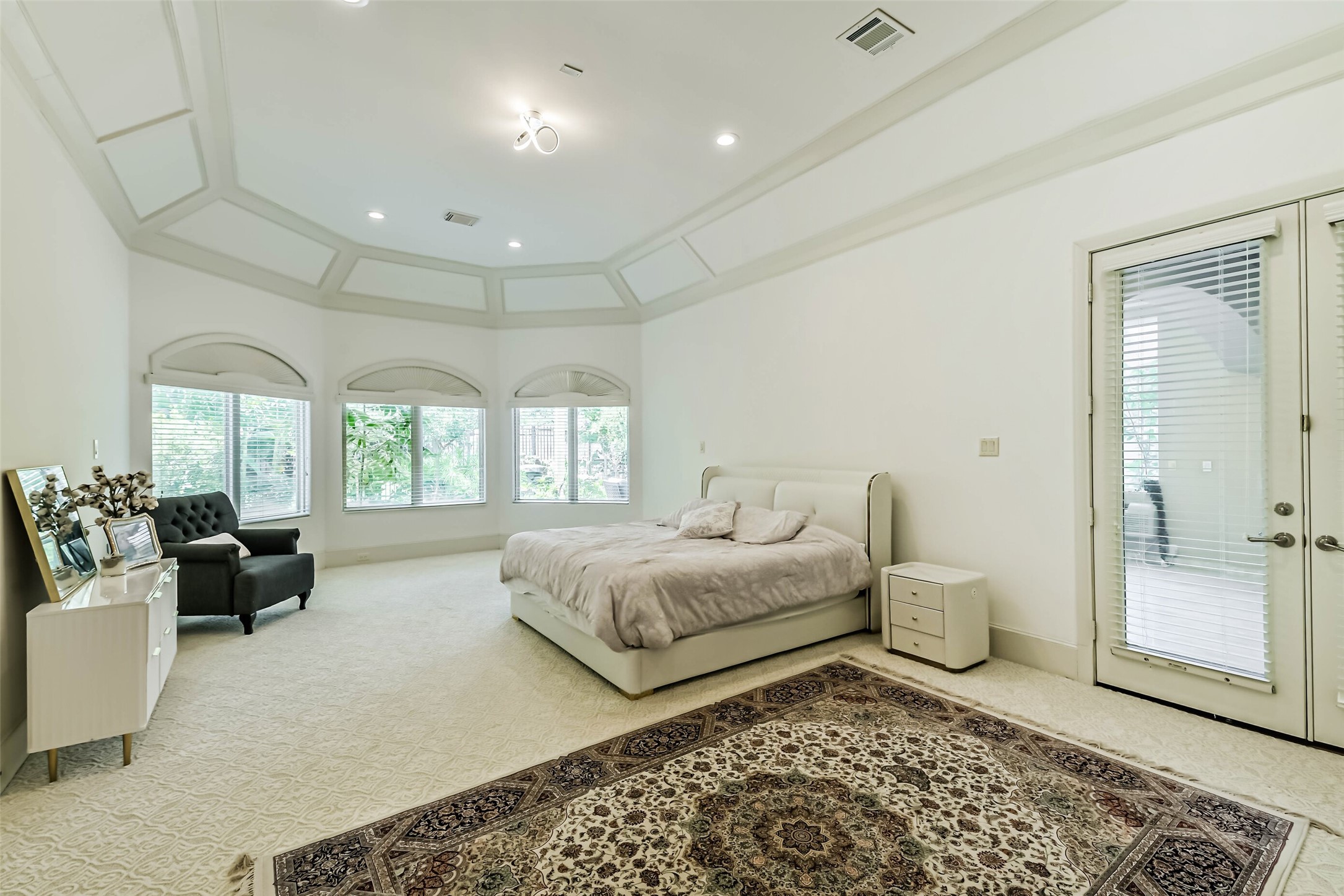 2502 Chimney Rock Road Property Photo 26