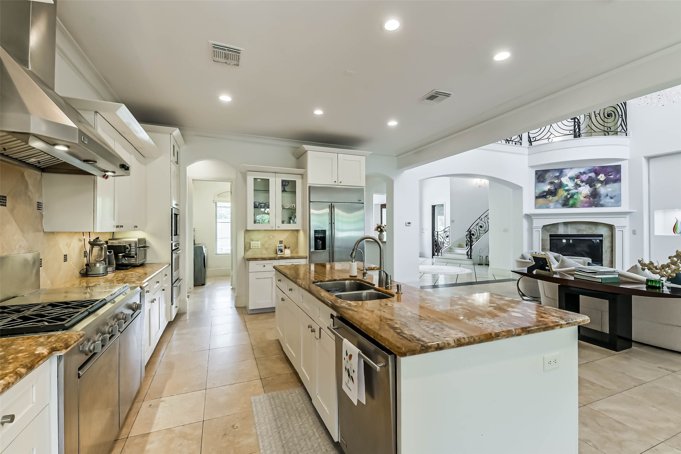 2502 Chimney Rock Road Property Photo 27