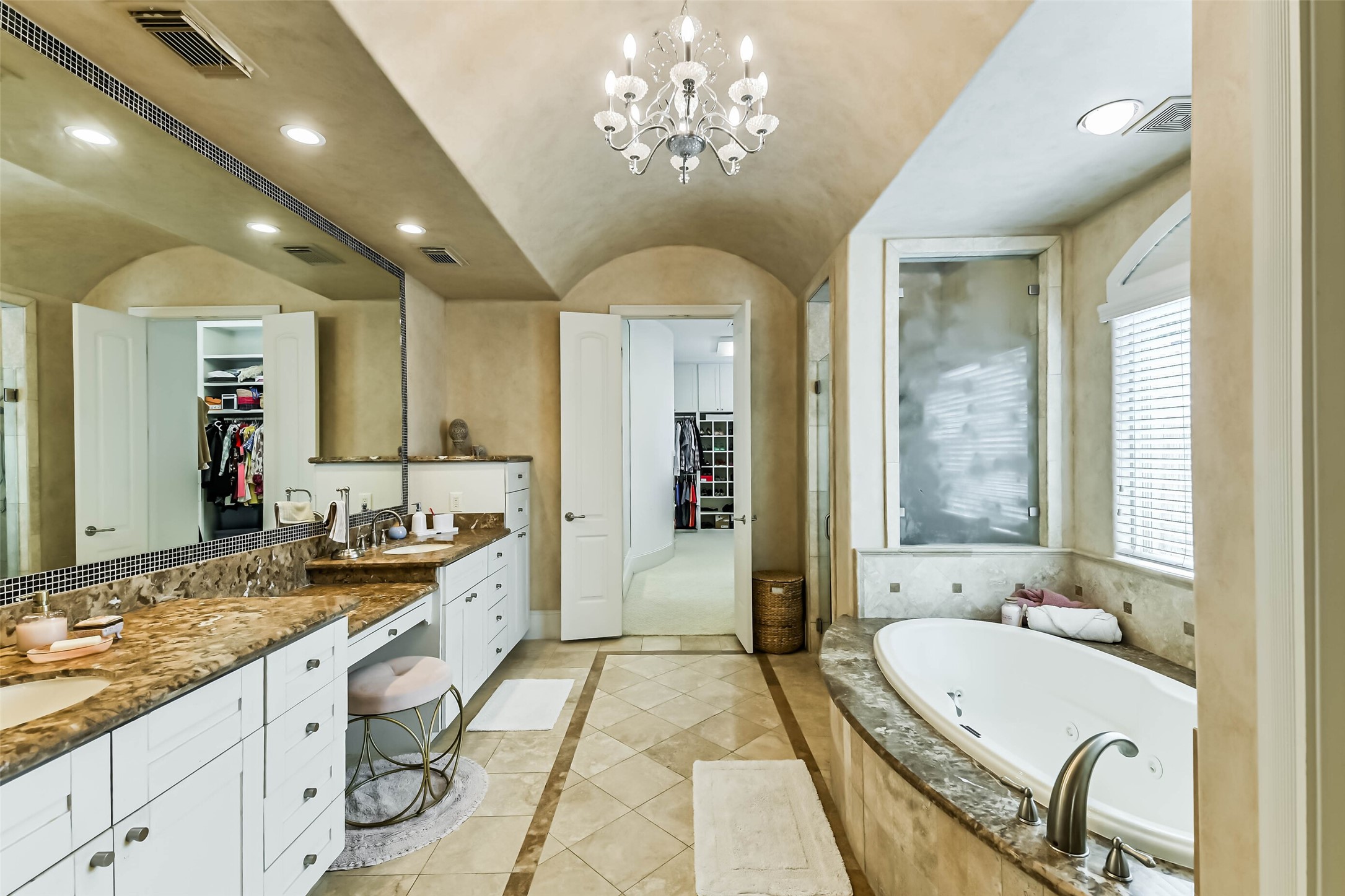 2502 Chimney Rock Road Property Photo 34