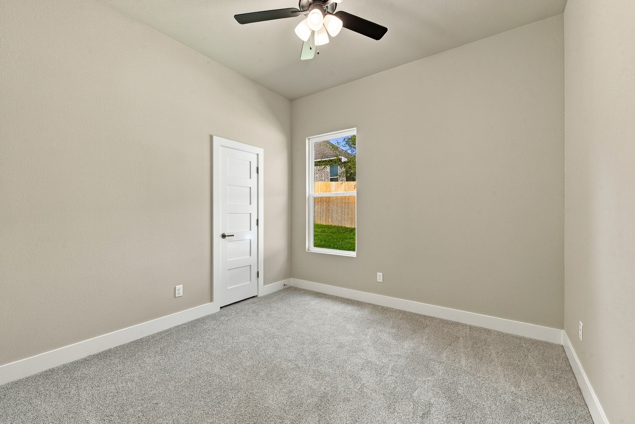 2004 Lola Lane Property Photo 14