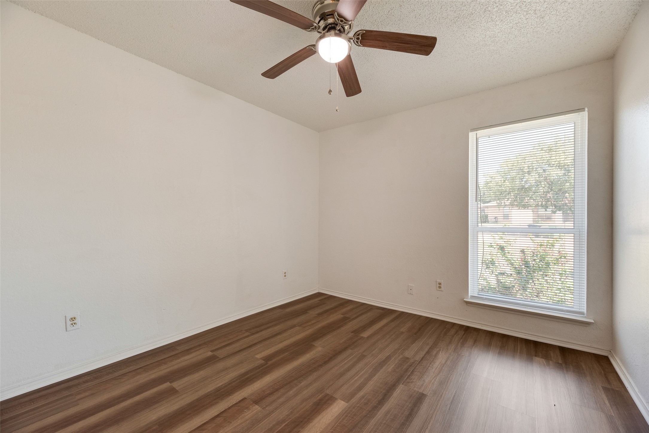 5126 Trail Dust Lane Property Photo 14