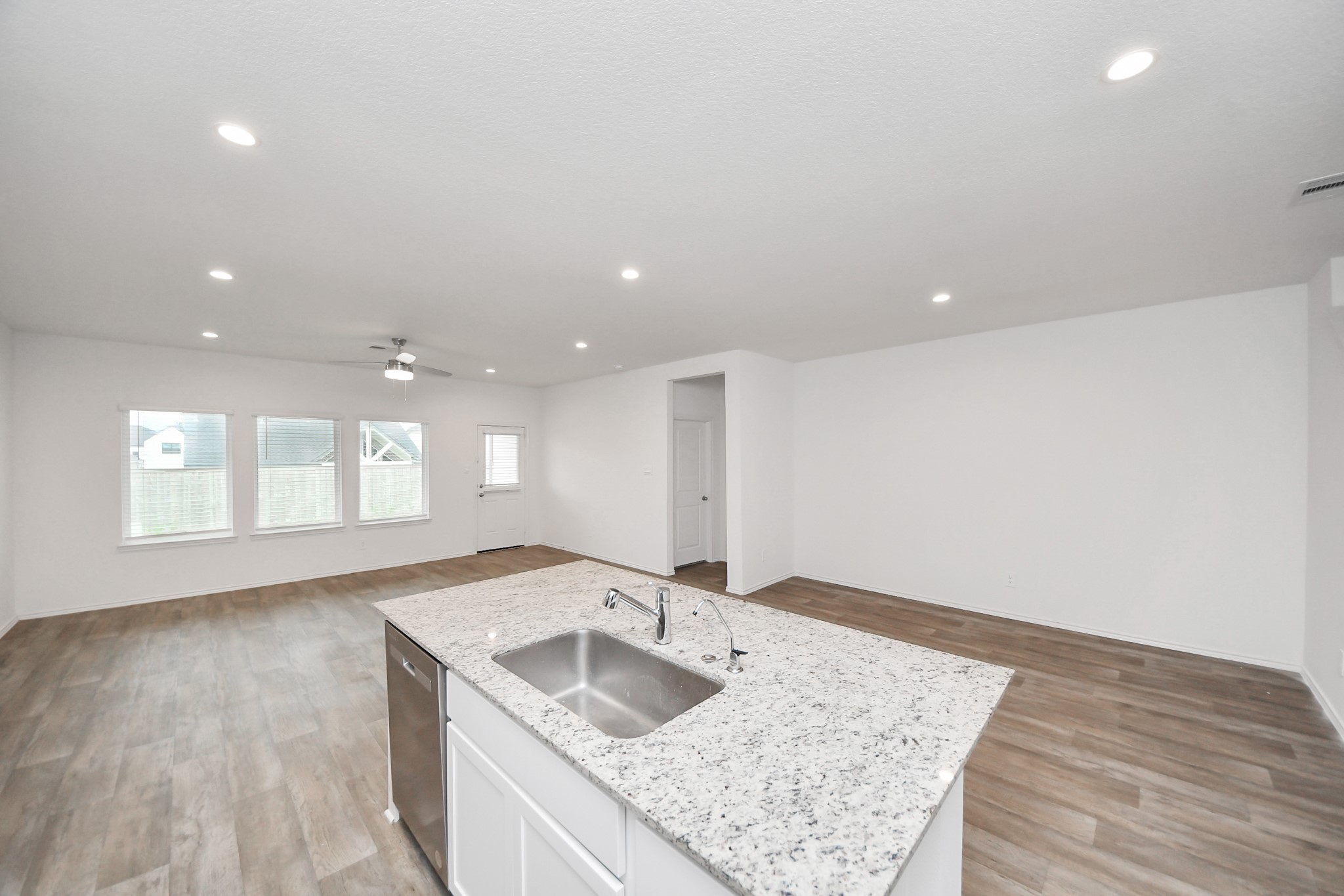 31303 Heddington Lane Property Photo 3