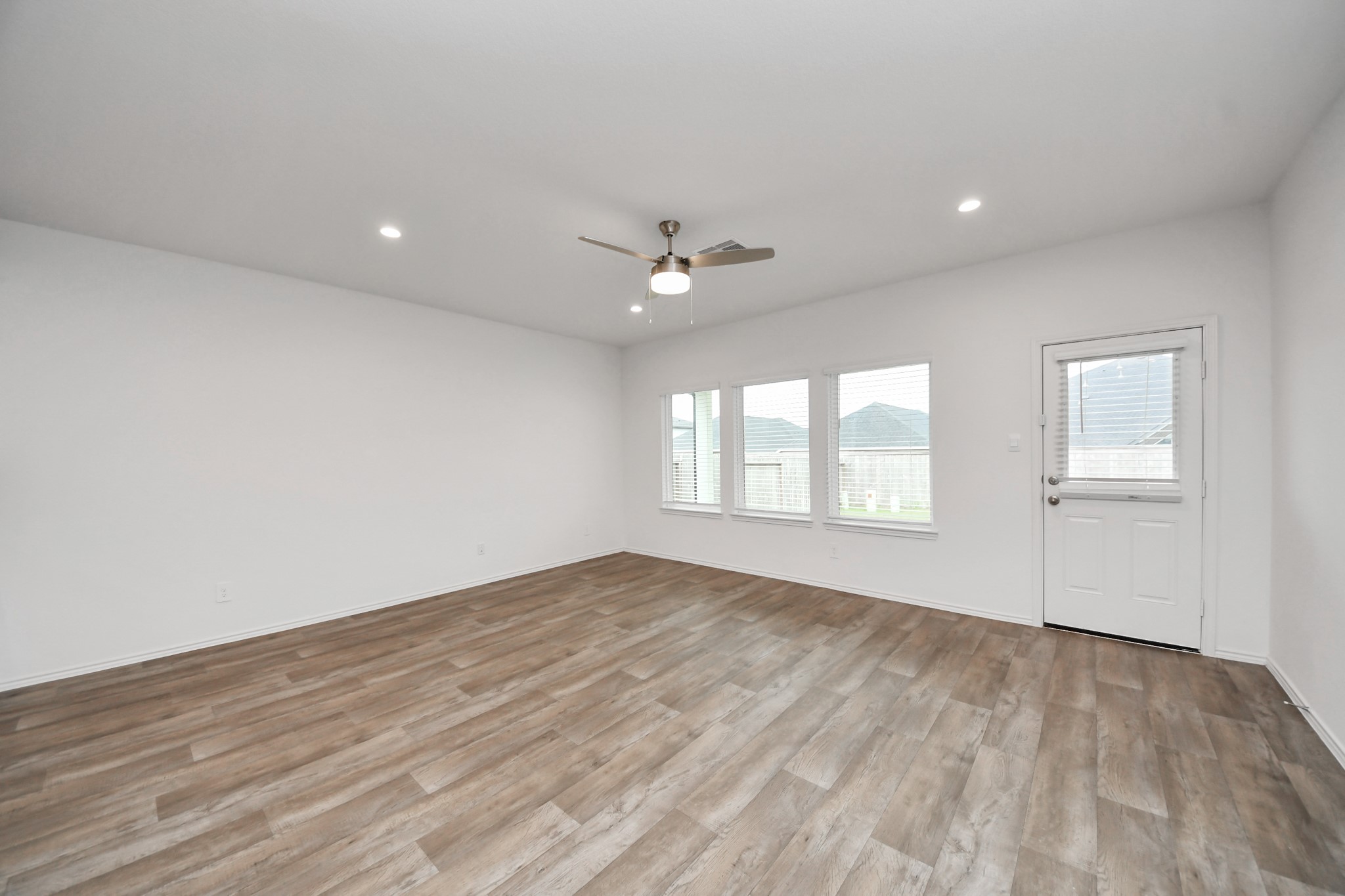 31303 Heddington Lane Property Photo 12