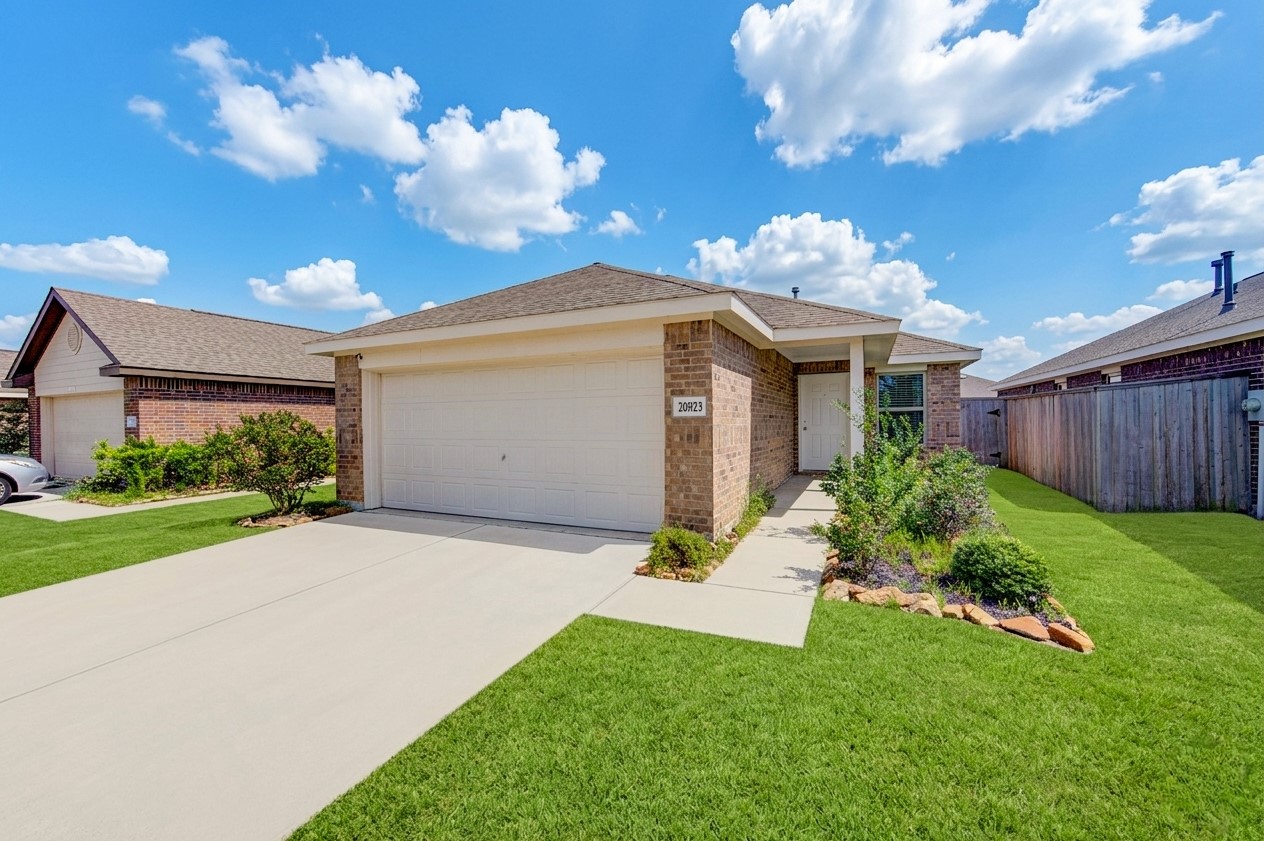 26923 Winward Creek Trail Property Photo 1