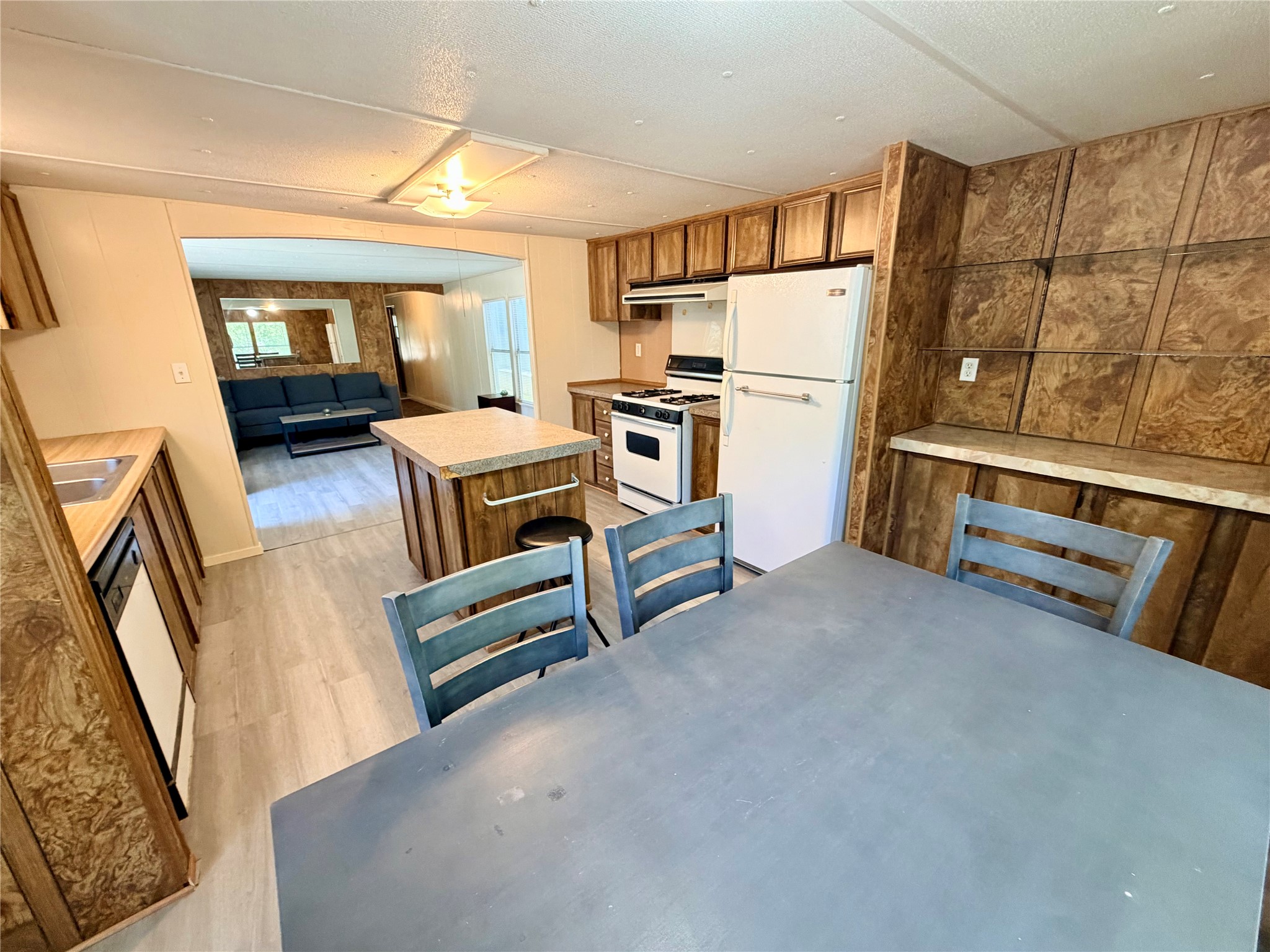 13710 Brigadier Drive Property Photo 2