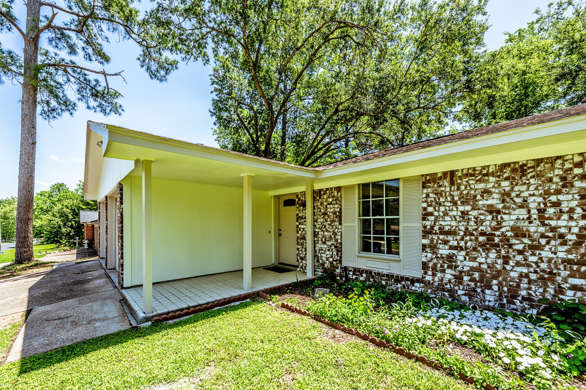2615 Chimney Rock Property Photo 3