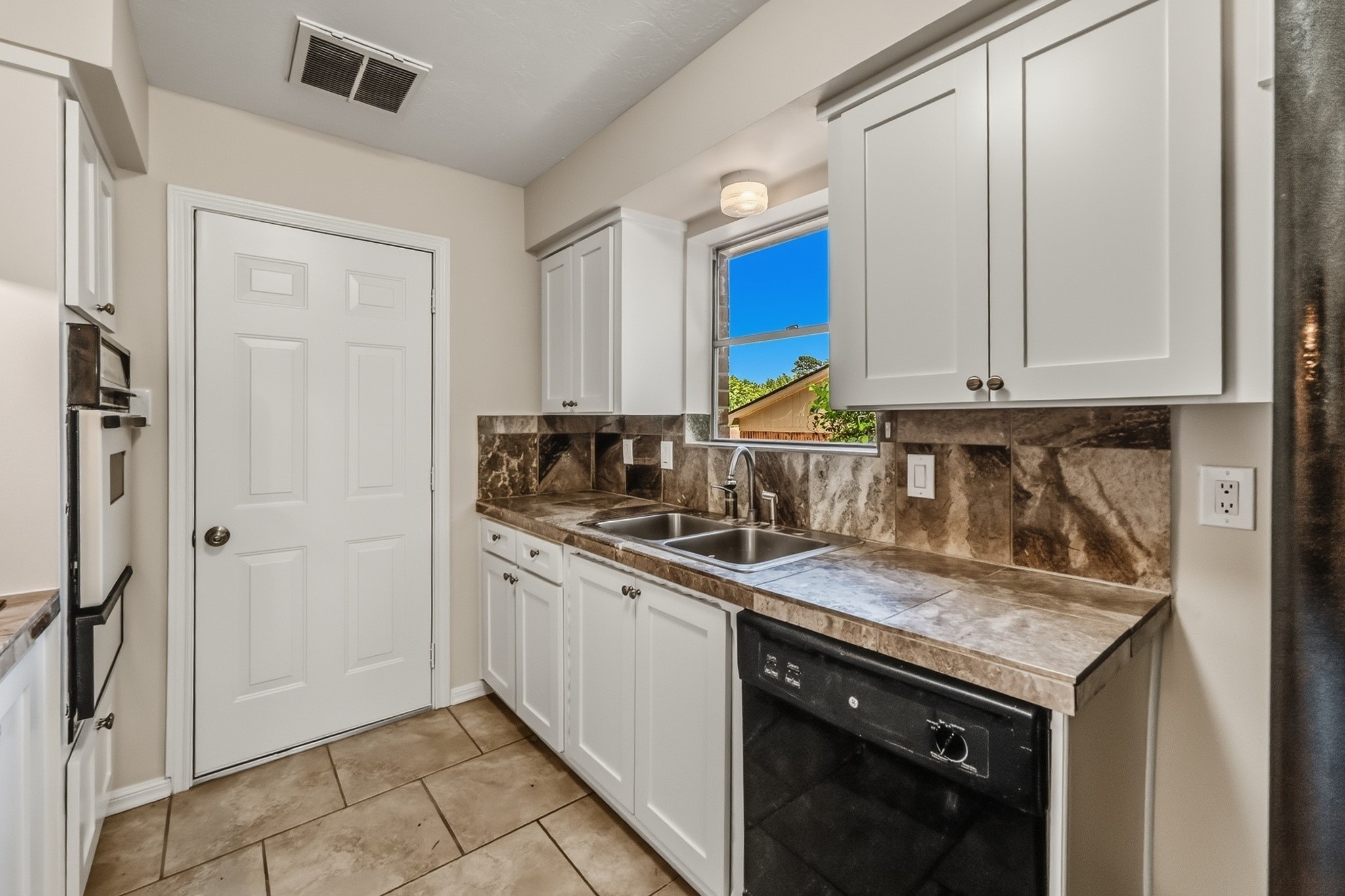 2615 Chimney Rock Property Photo 11