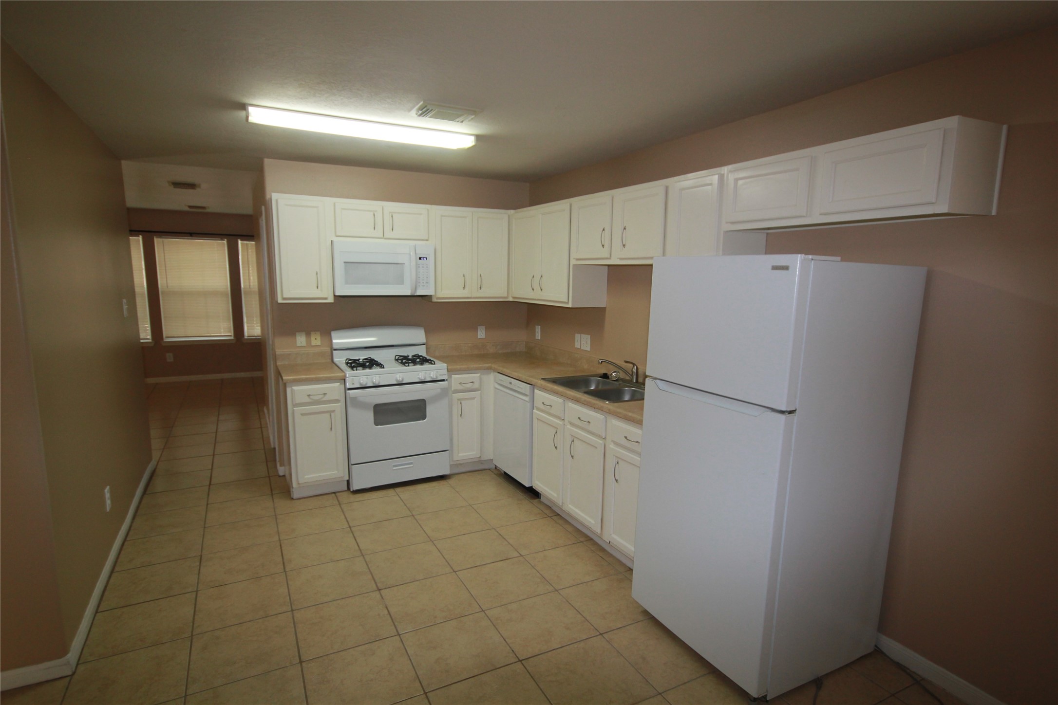 6418 Mountain Pines Lane Property Photo 3