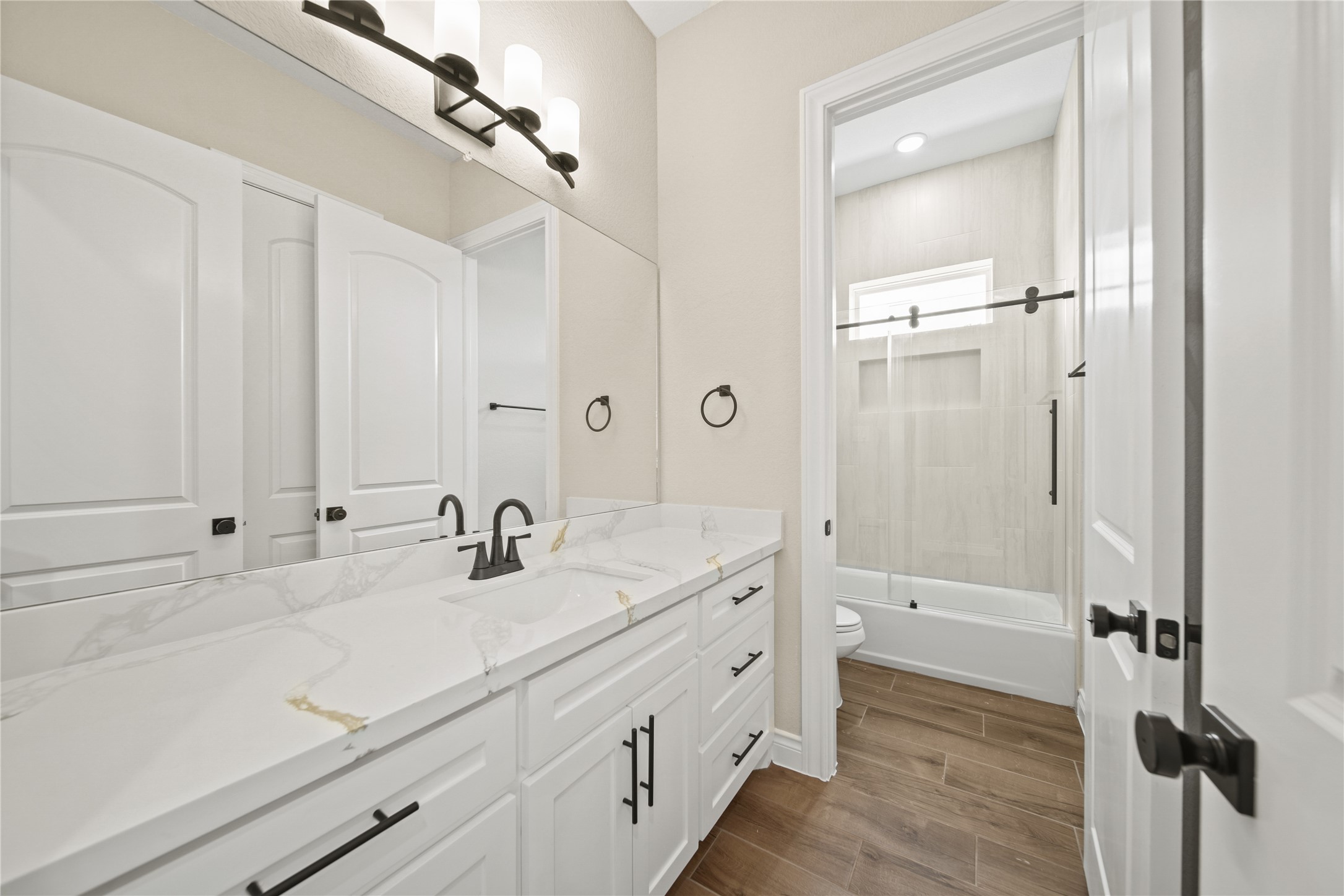 13011 Willow Drive Property Photo 8