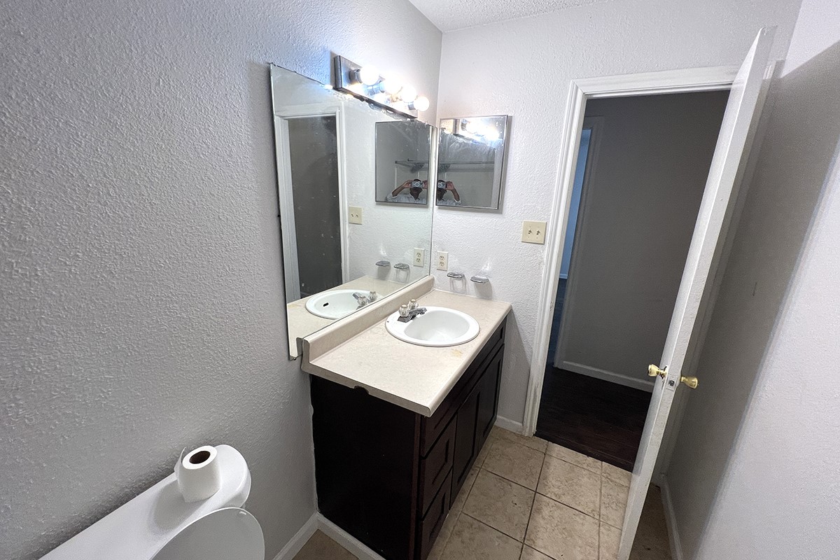 6327 Goforth Street Property Photo 6