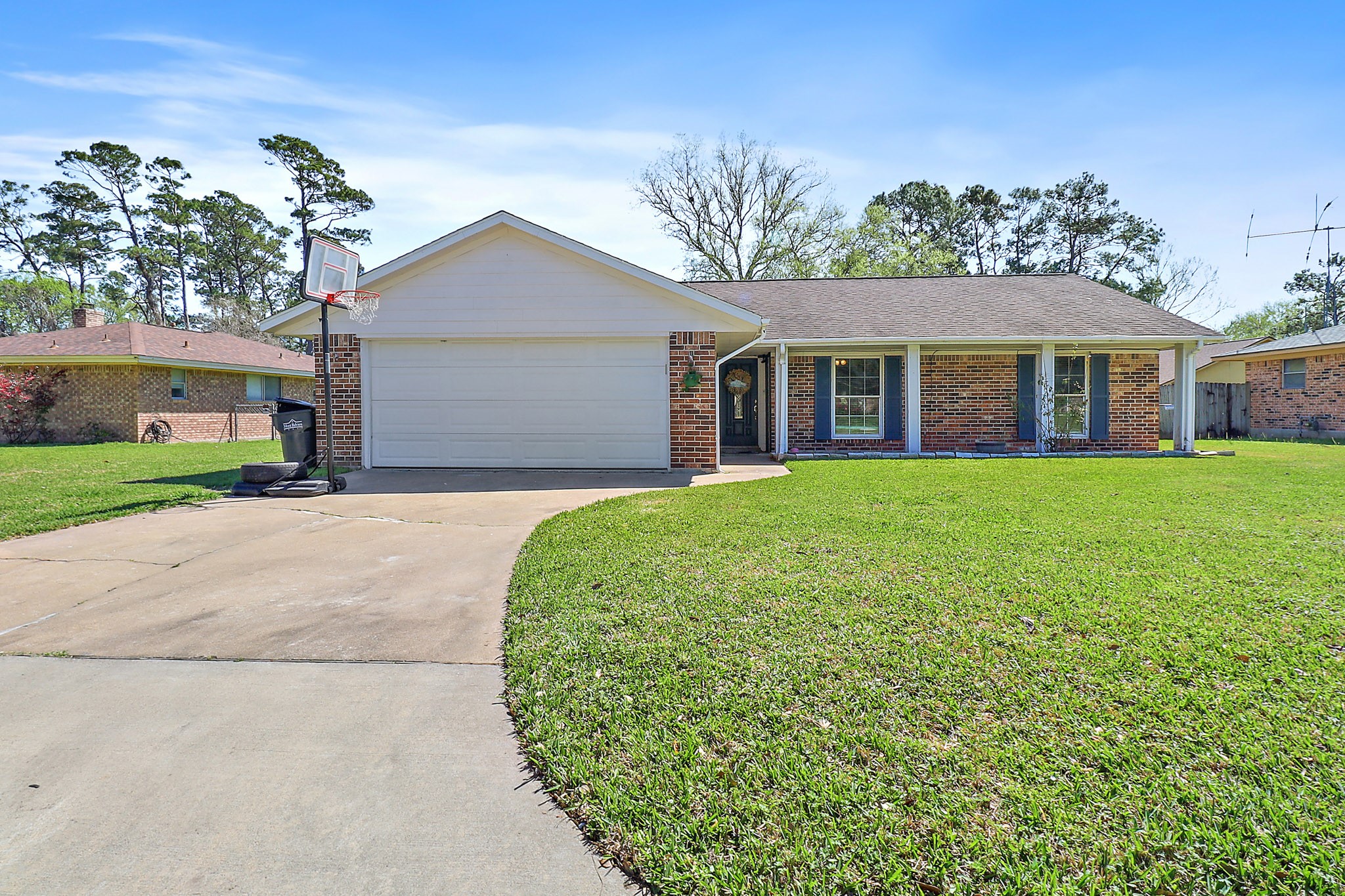 12404 Old River Drive Property Photo