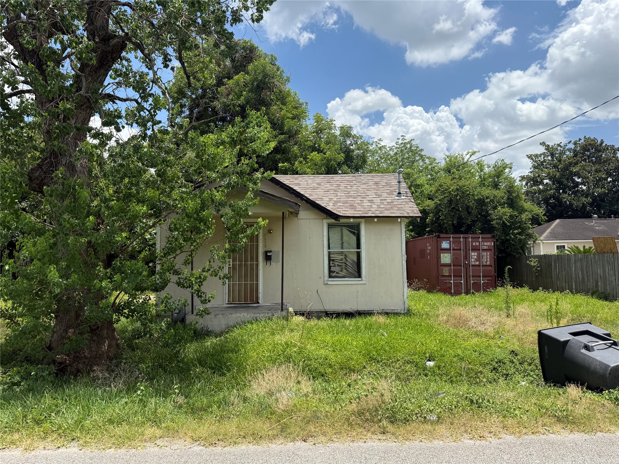 6302 Torreon Street Property Photo 2