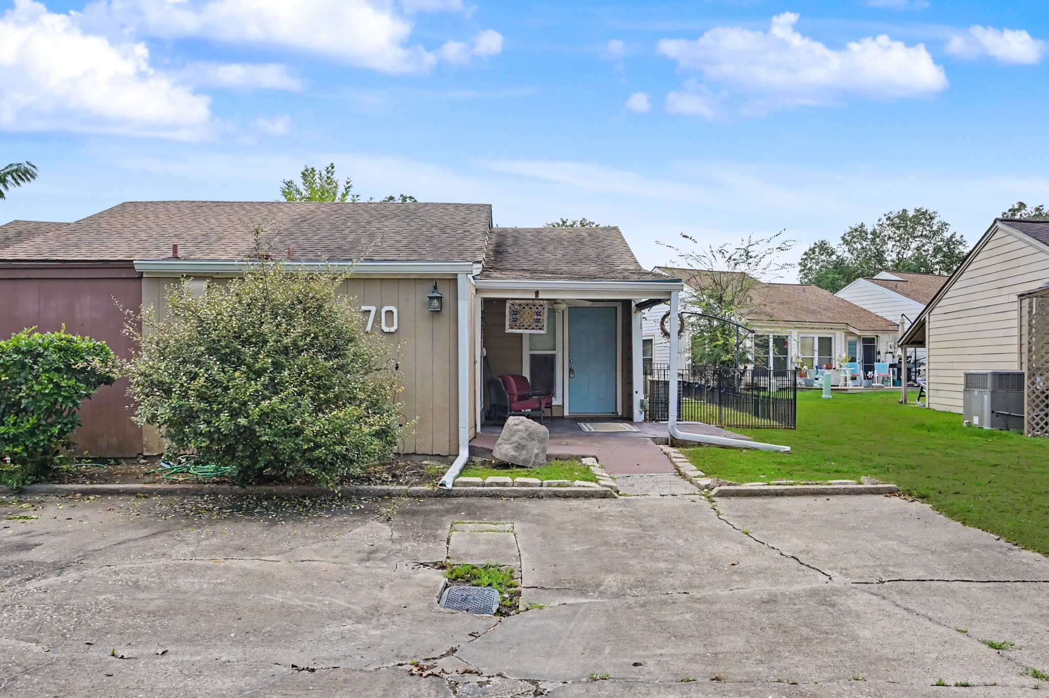 70 Westwood Drive W Property Photo 1