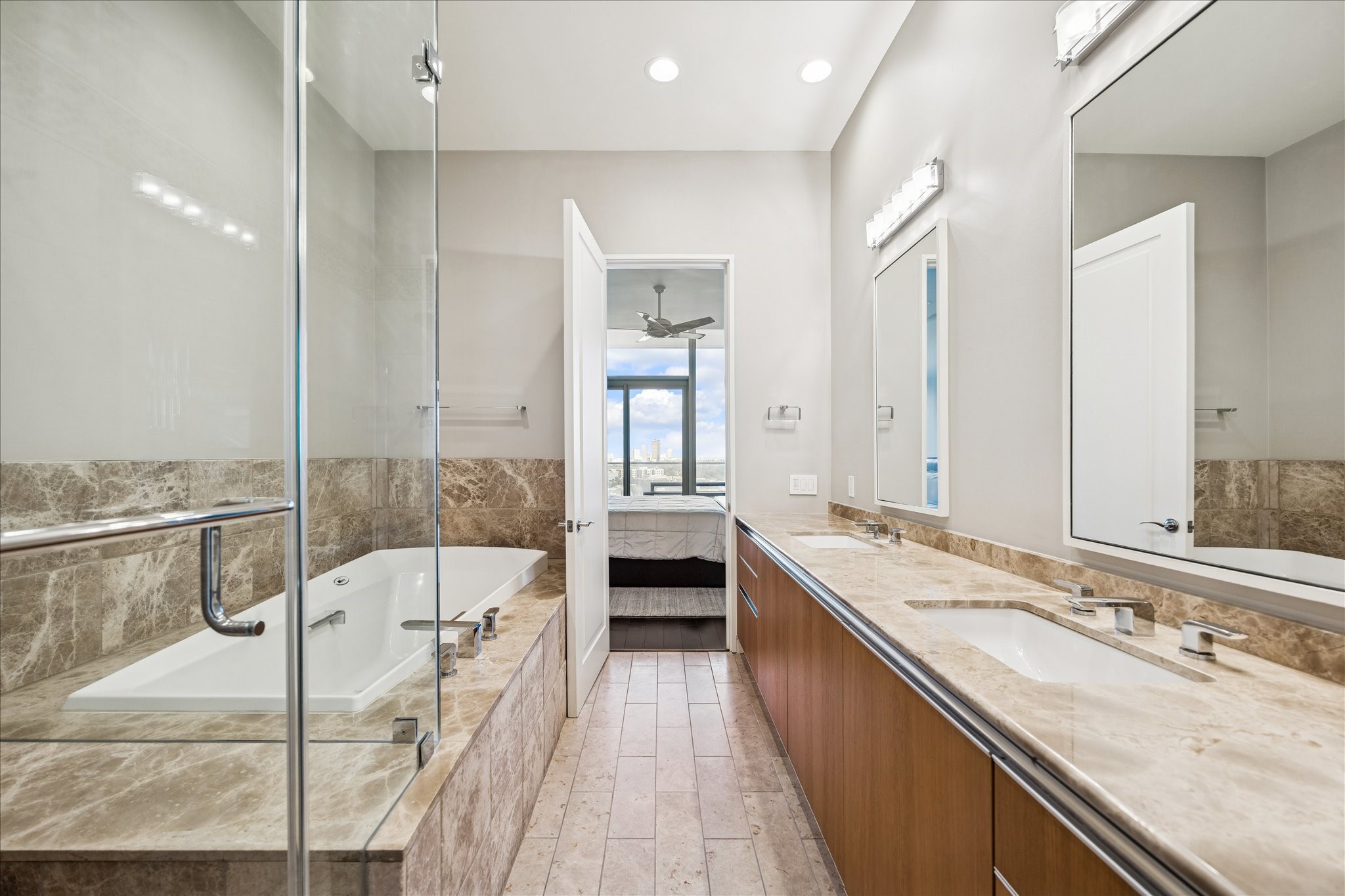 2727 Kirby Drive 12c Property Photo 14