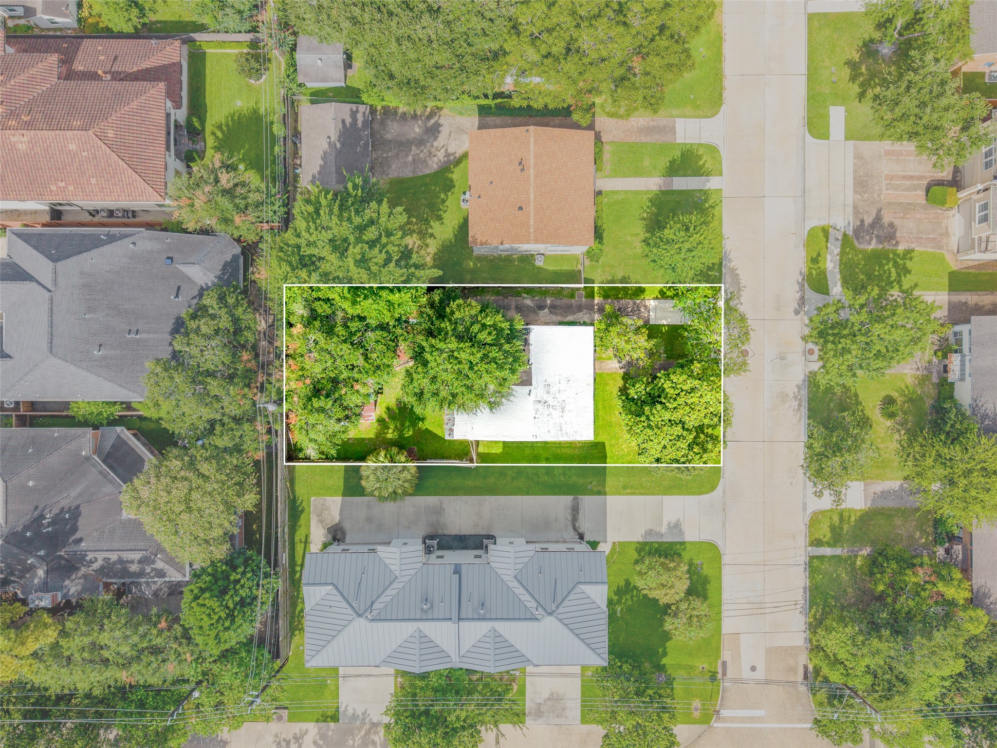 4505/4507 Larch Lane Property Photo 14