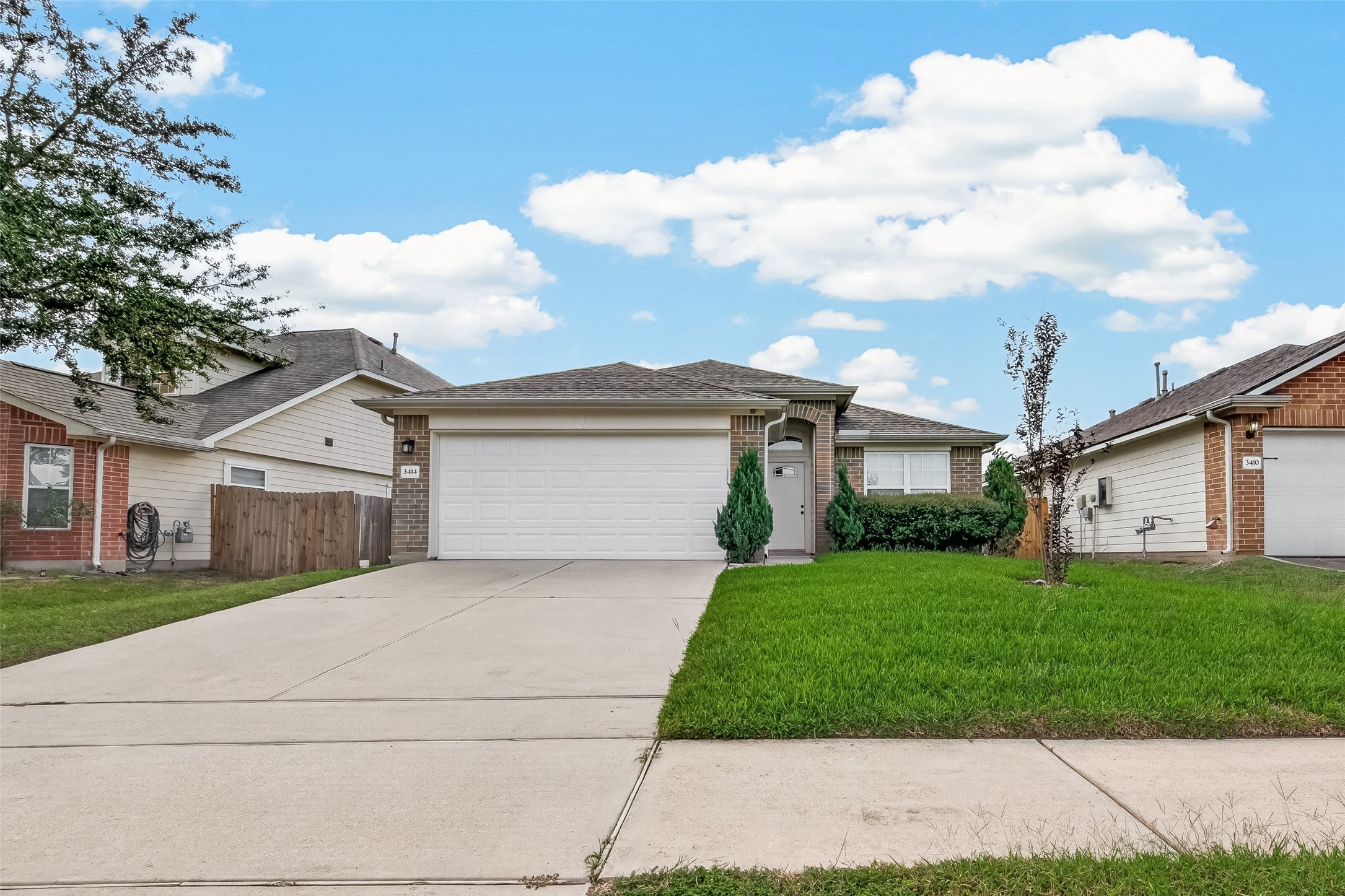 3414 Bluebird Park Lane Property Photo 4