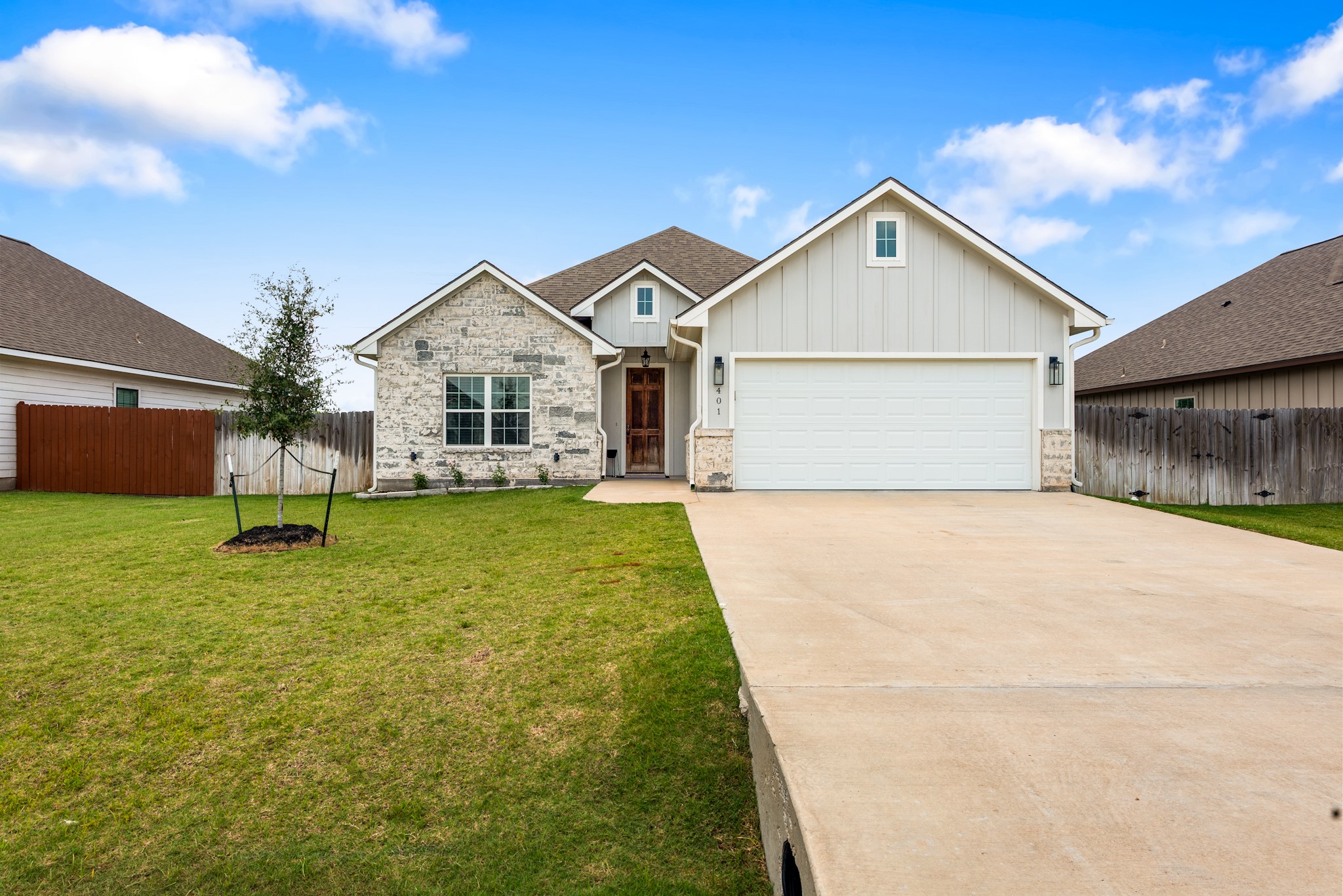 401 Brazos Bend Property Photo 1