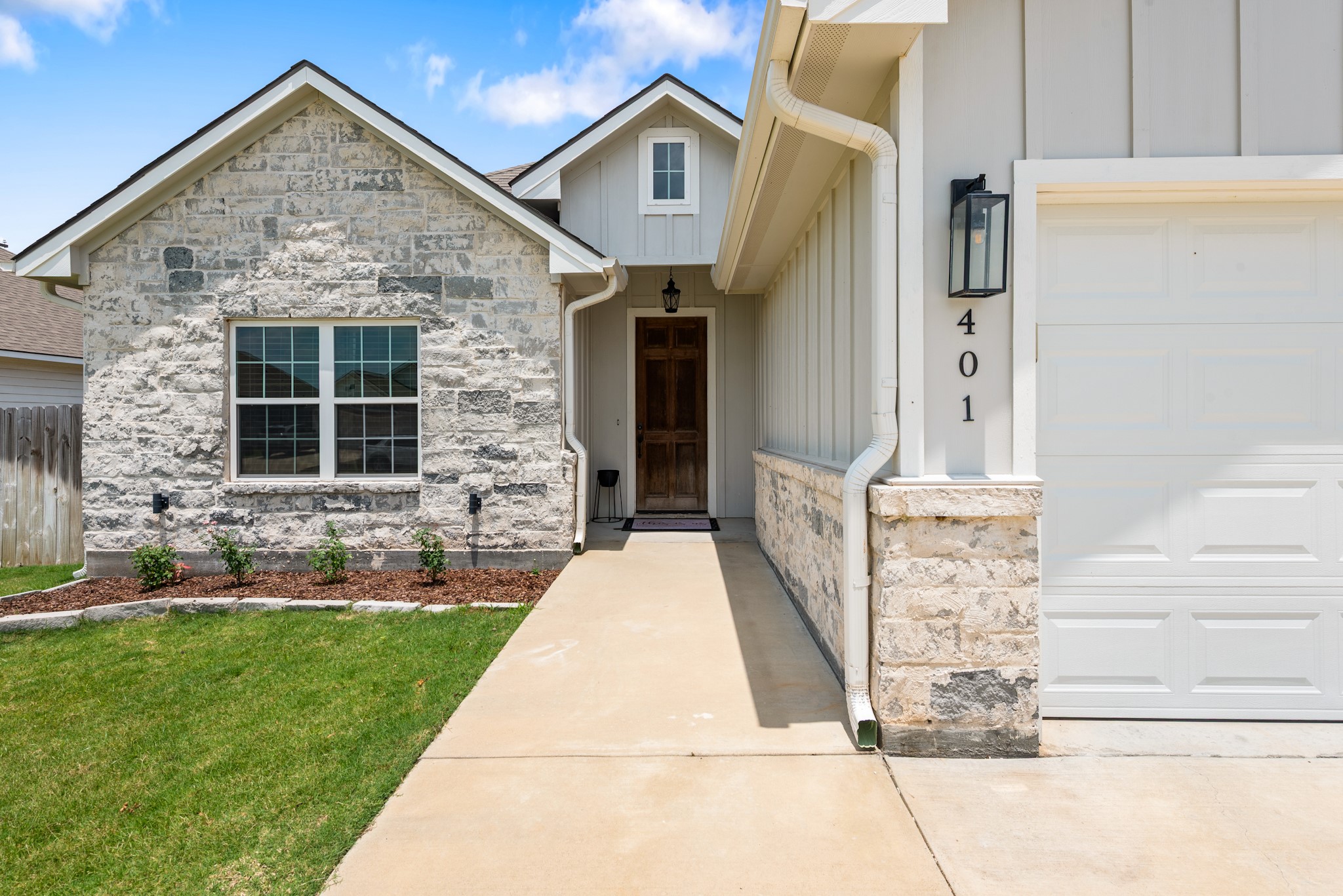 401 Brazos Bend Property Photo 3