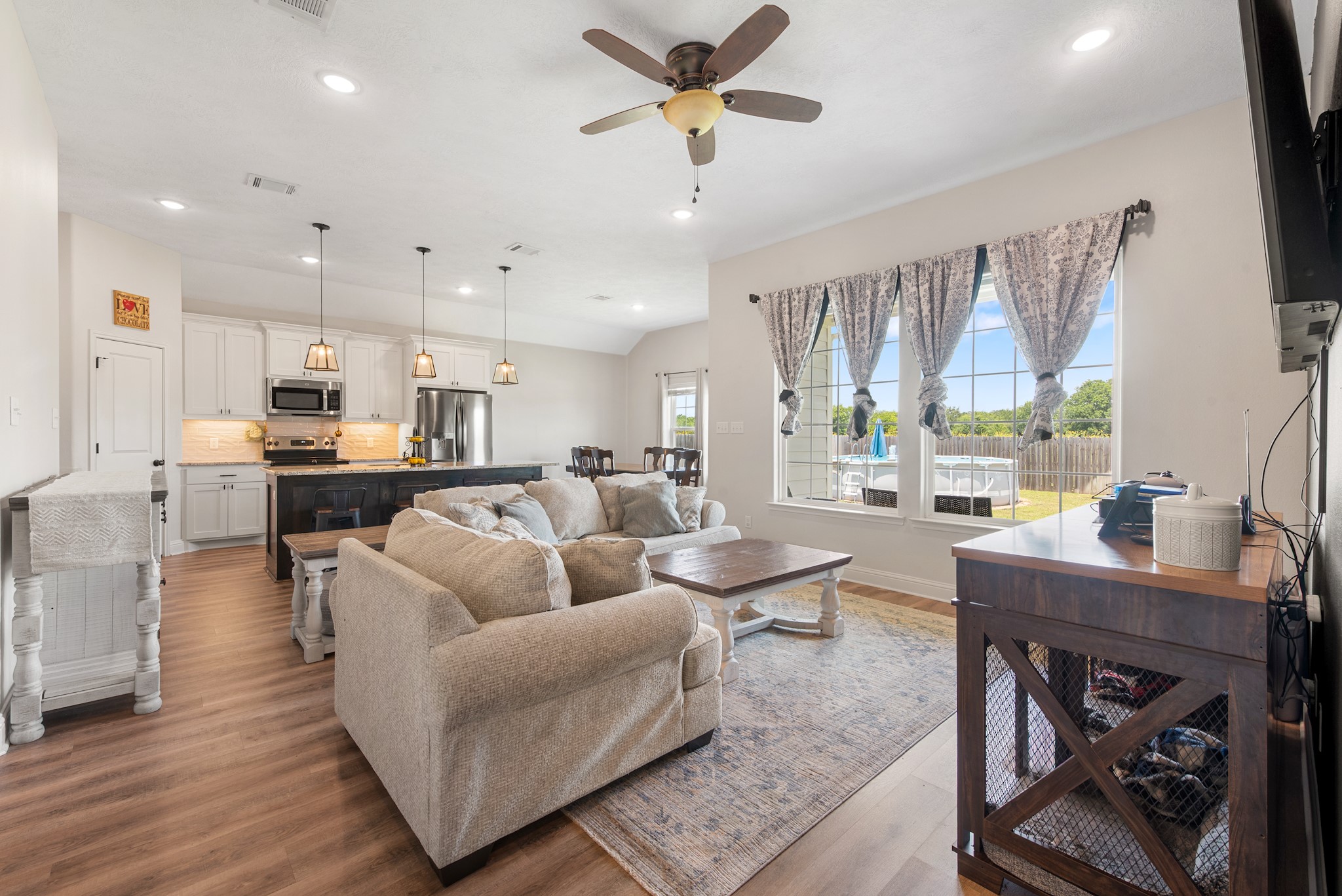 401 Brazos Bend Property Photo 4