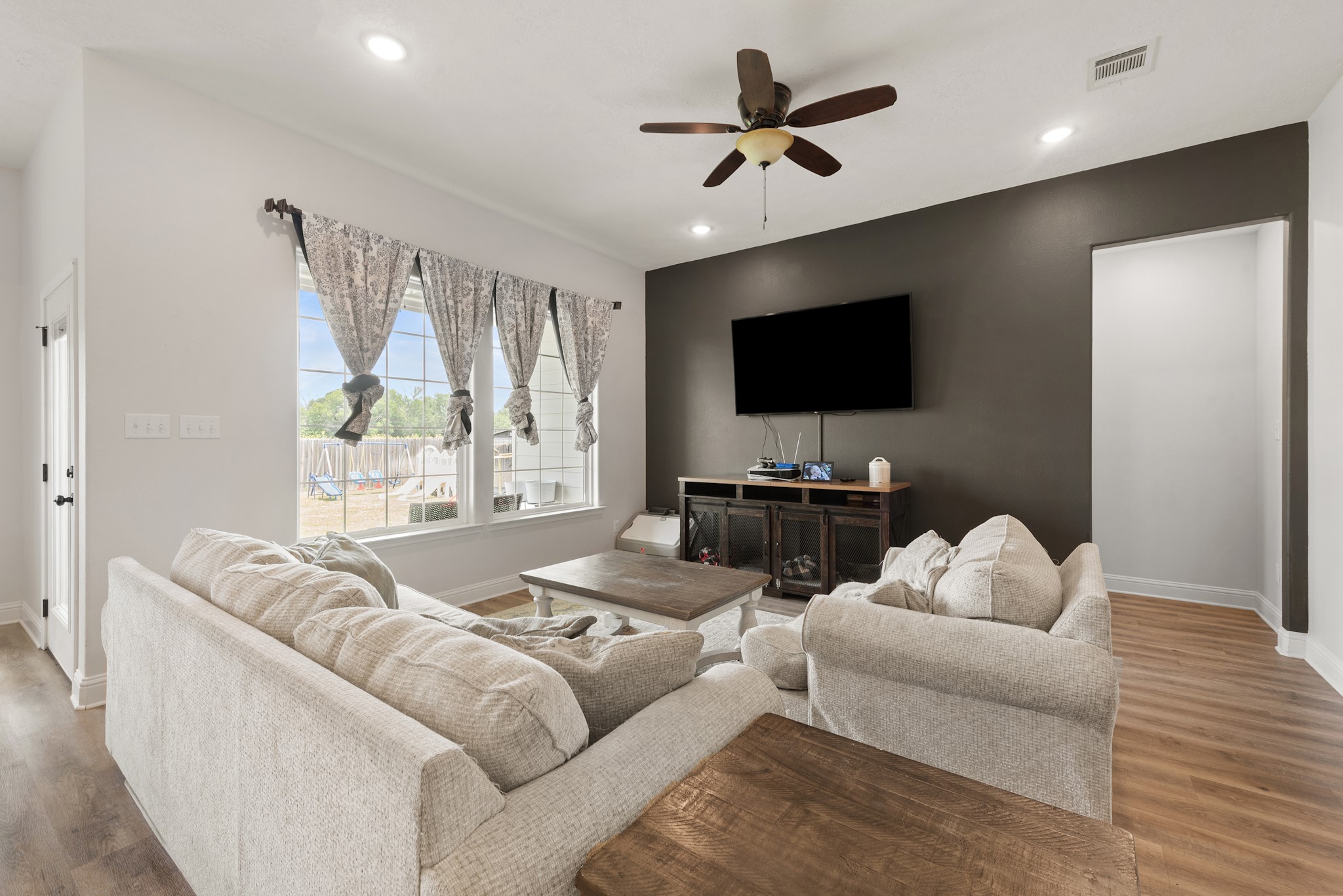 401 Brazos Bend Property Photo 8
