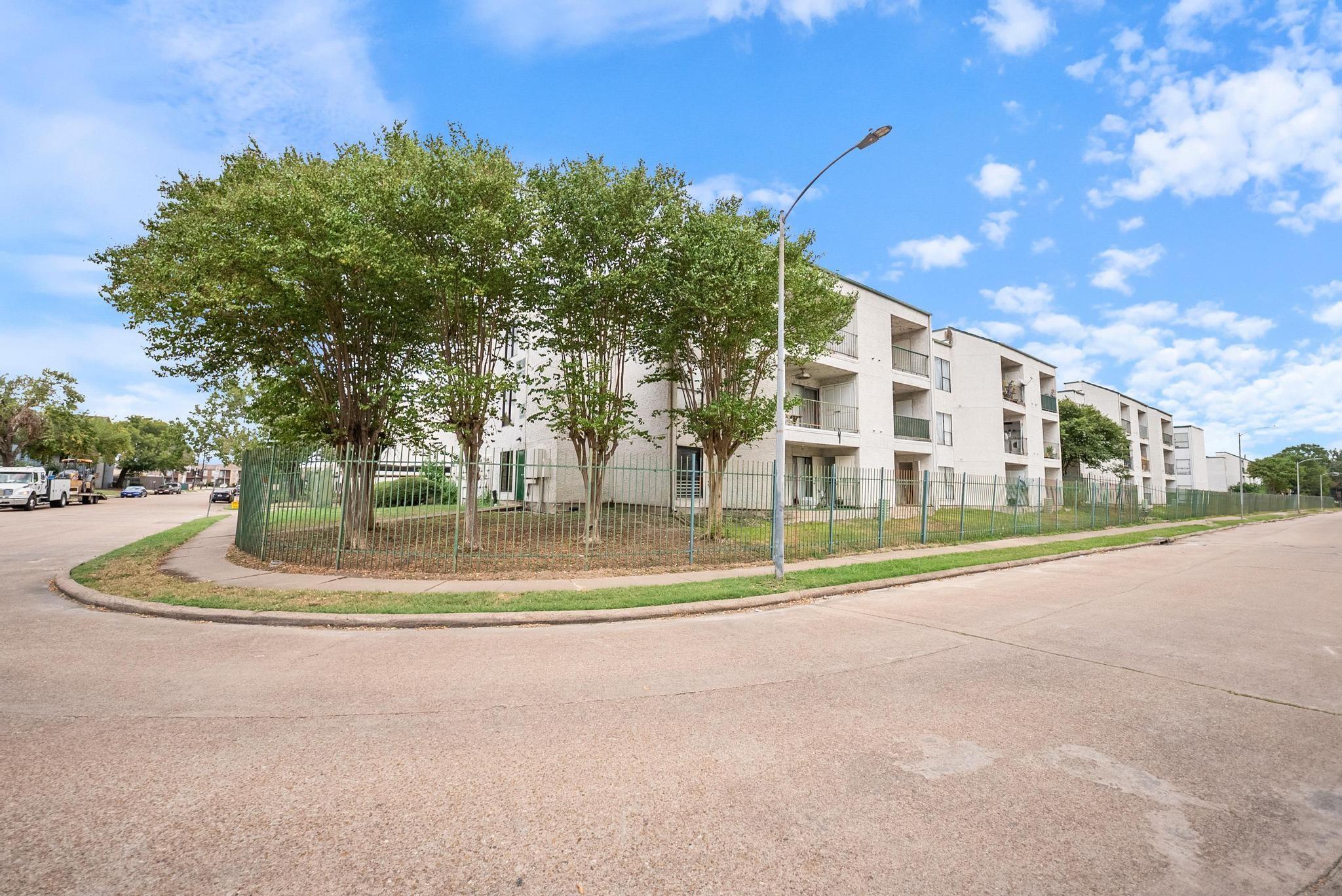 2818 S Bartell Drive # 39, Houston Tx 77054 Property Photo 1