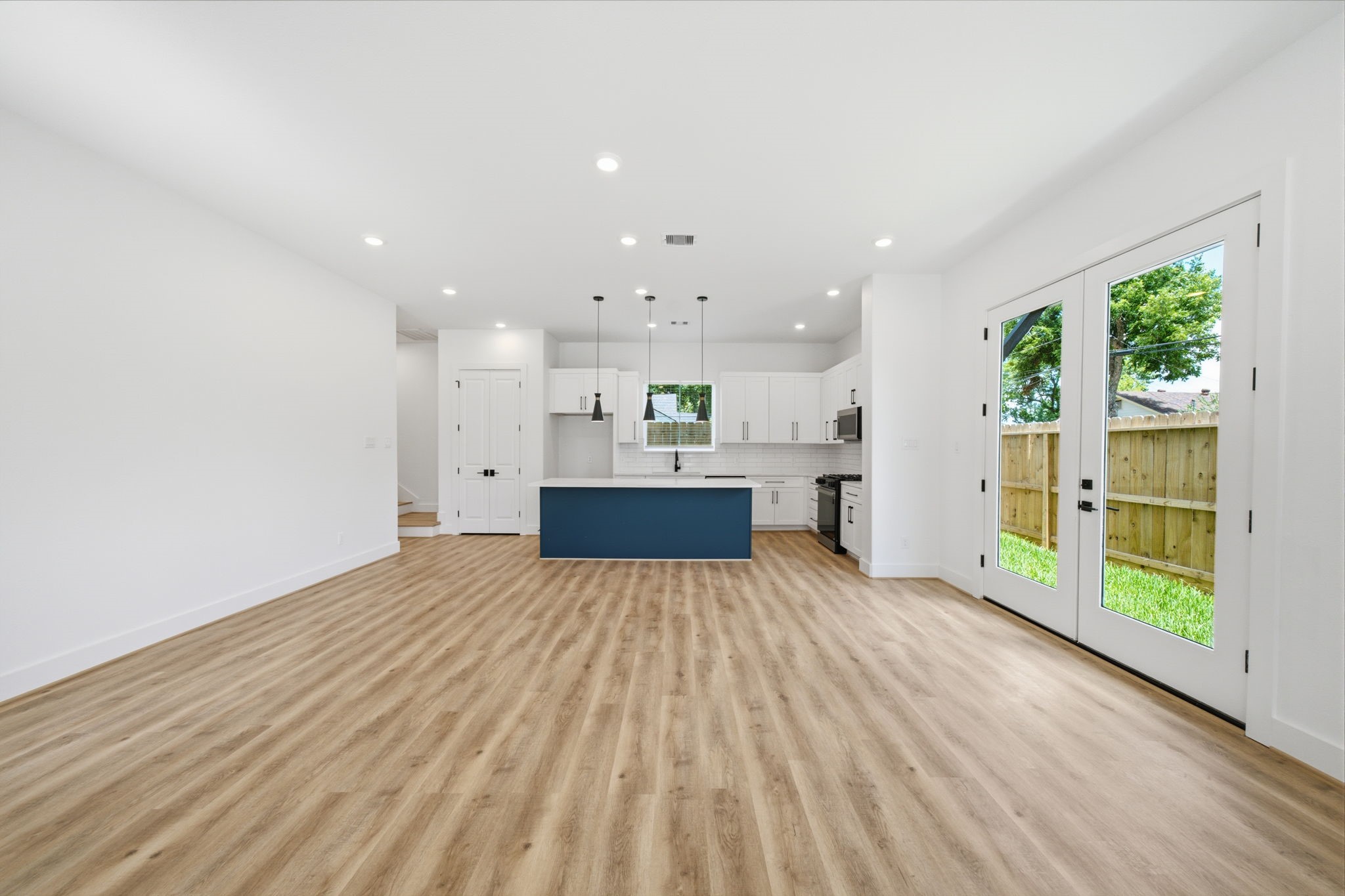 1613 Luzon Street Property Photo 3