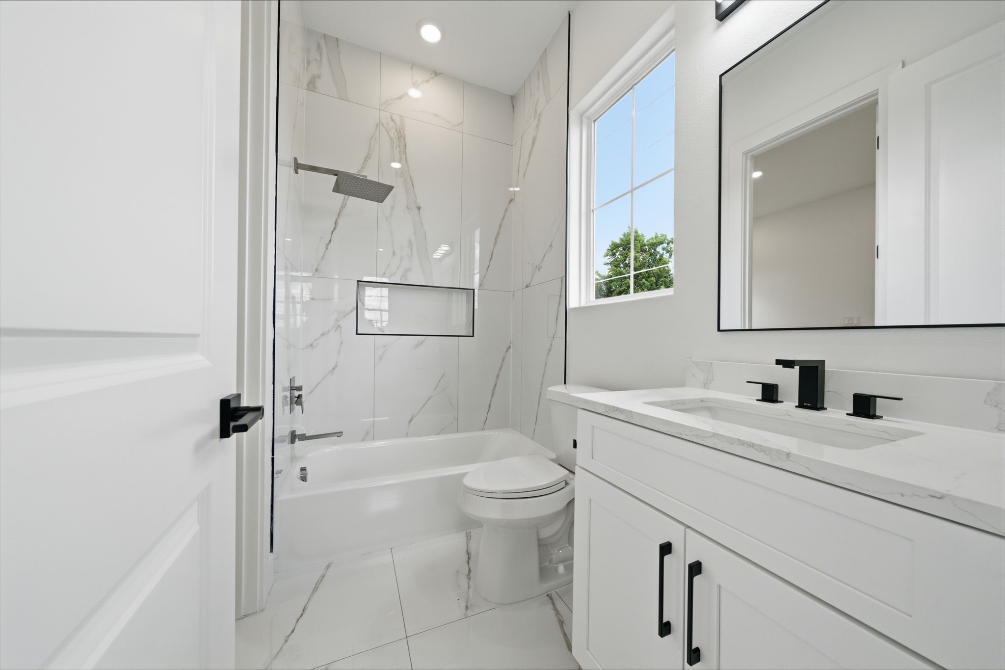 1613 Luzon Street Property Photo 14