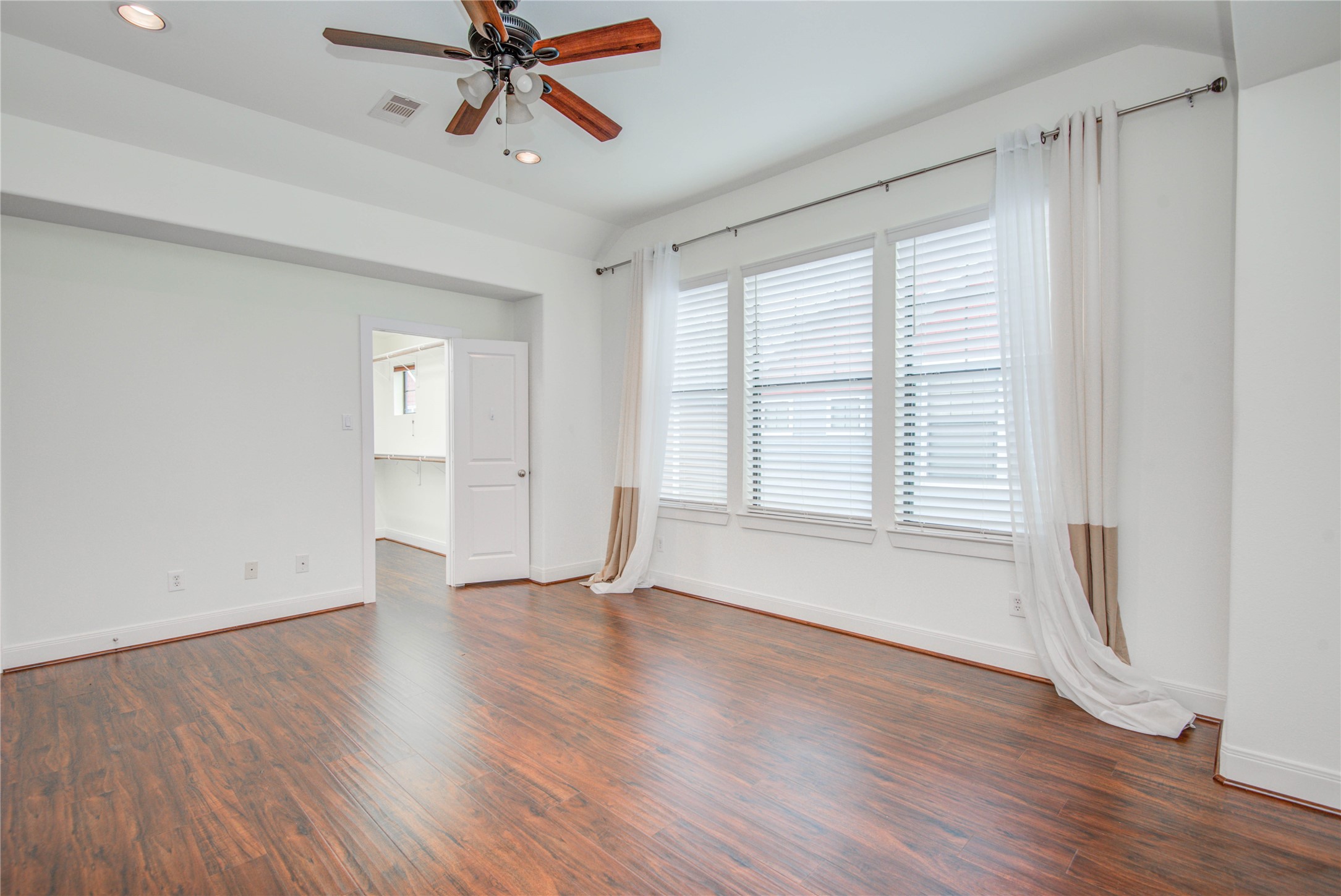 2414 Charleston Street B Property Photo 24