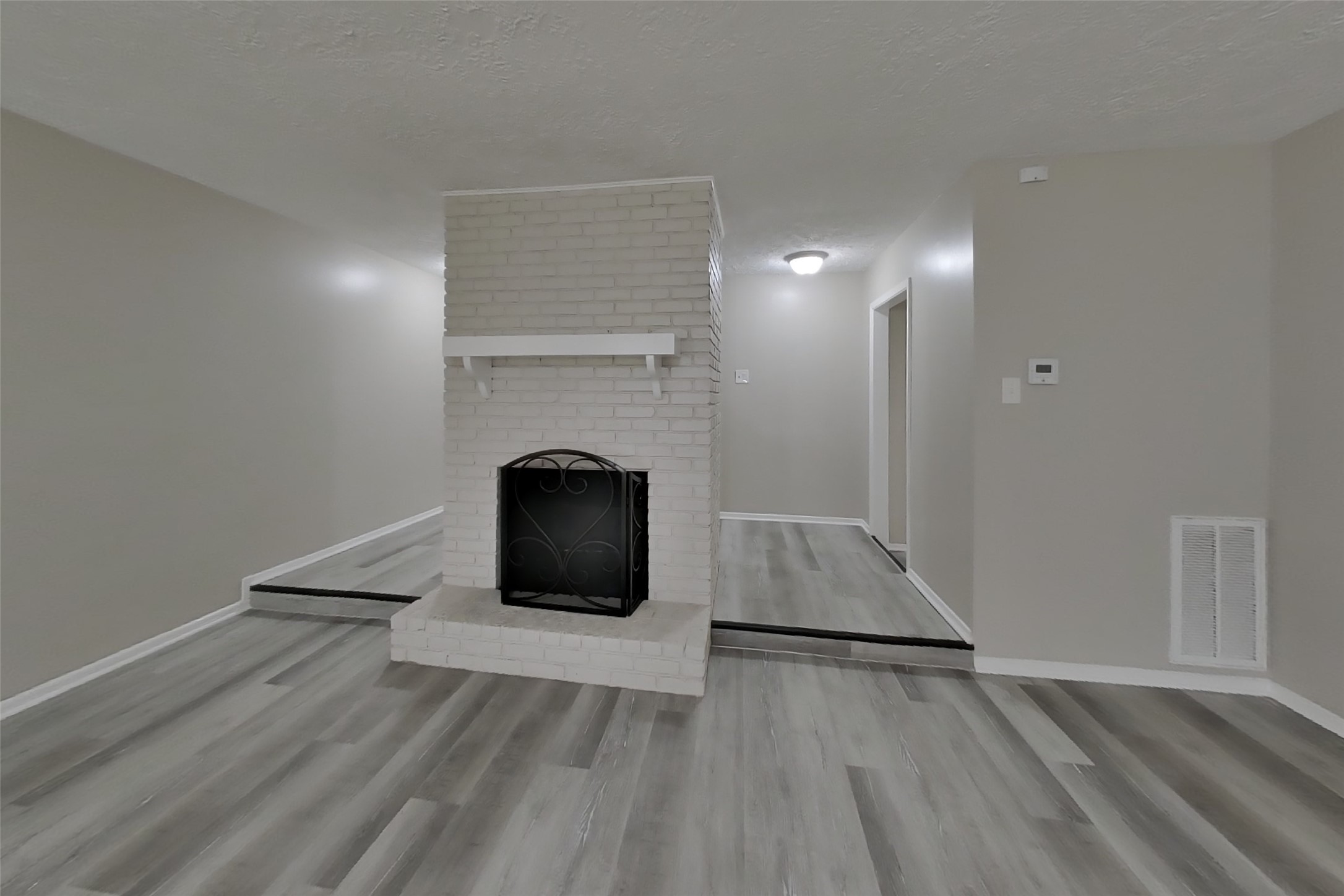 3815 Regency Drive Property Photo 3