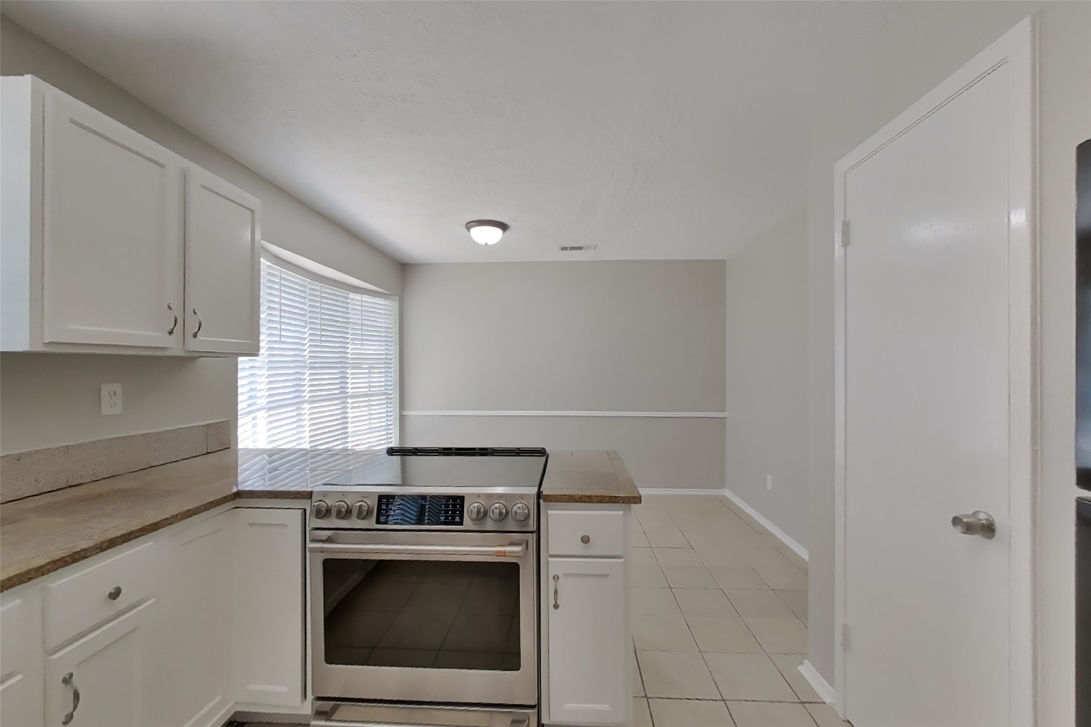 3815 Regency Drive Property Photo 5